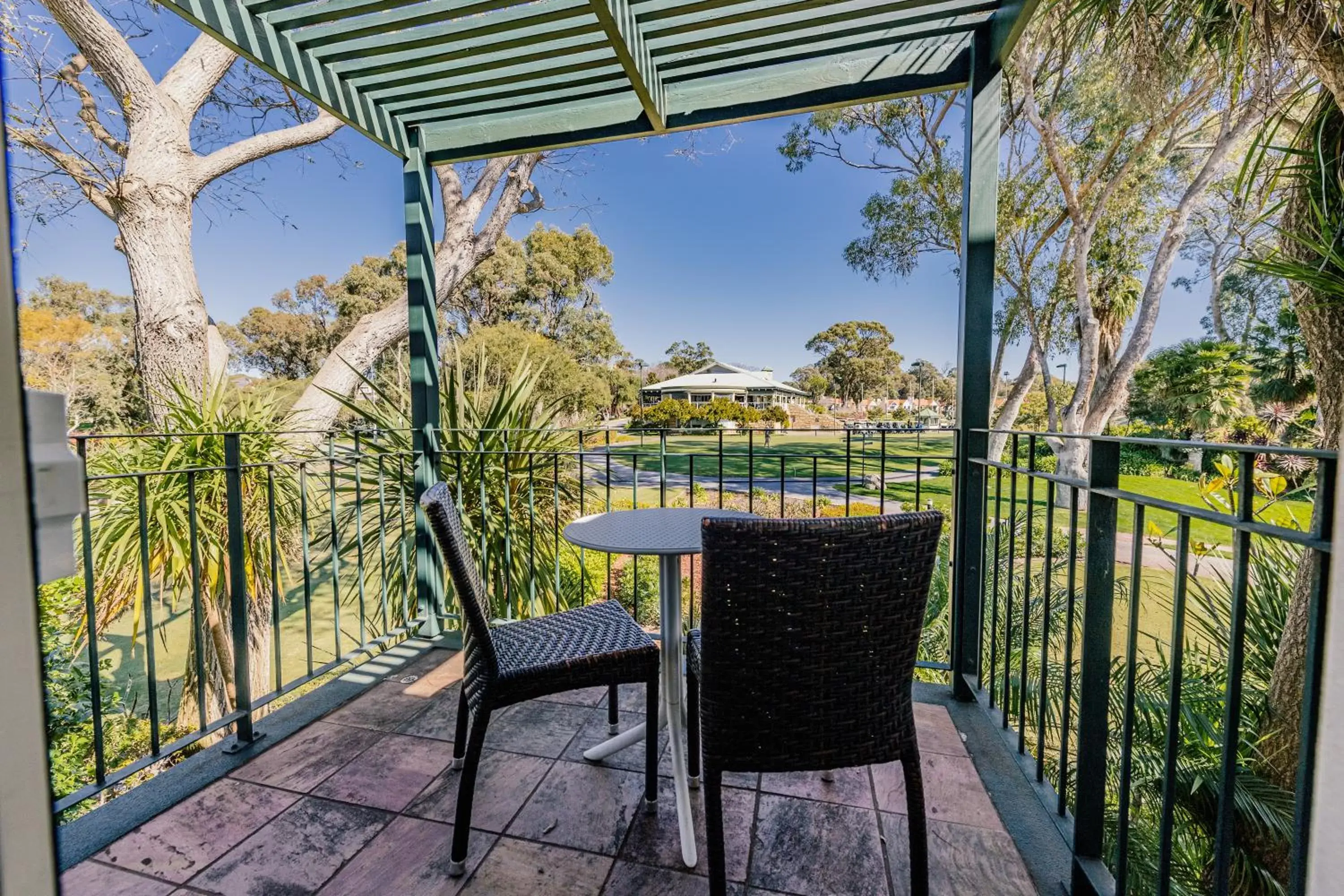 Garden view, Balcony/Terrace in Joondalup Resort