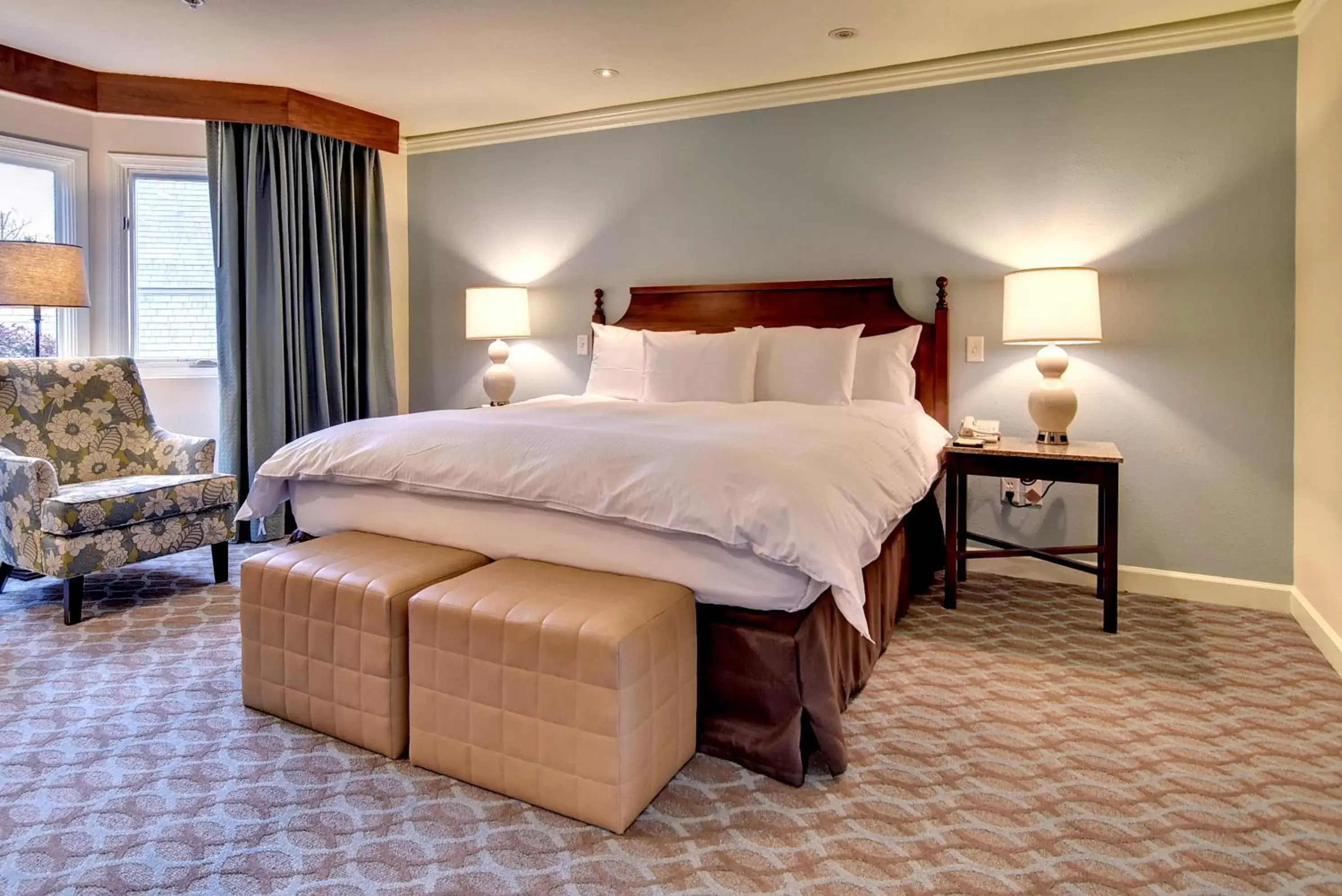 Photo of the whole room, Bed in Kingsmill Resort