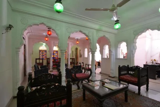Communal lounge/ TV room in Rawla Mrignayani Palace
