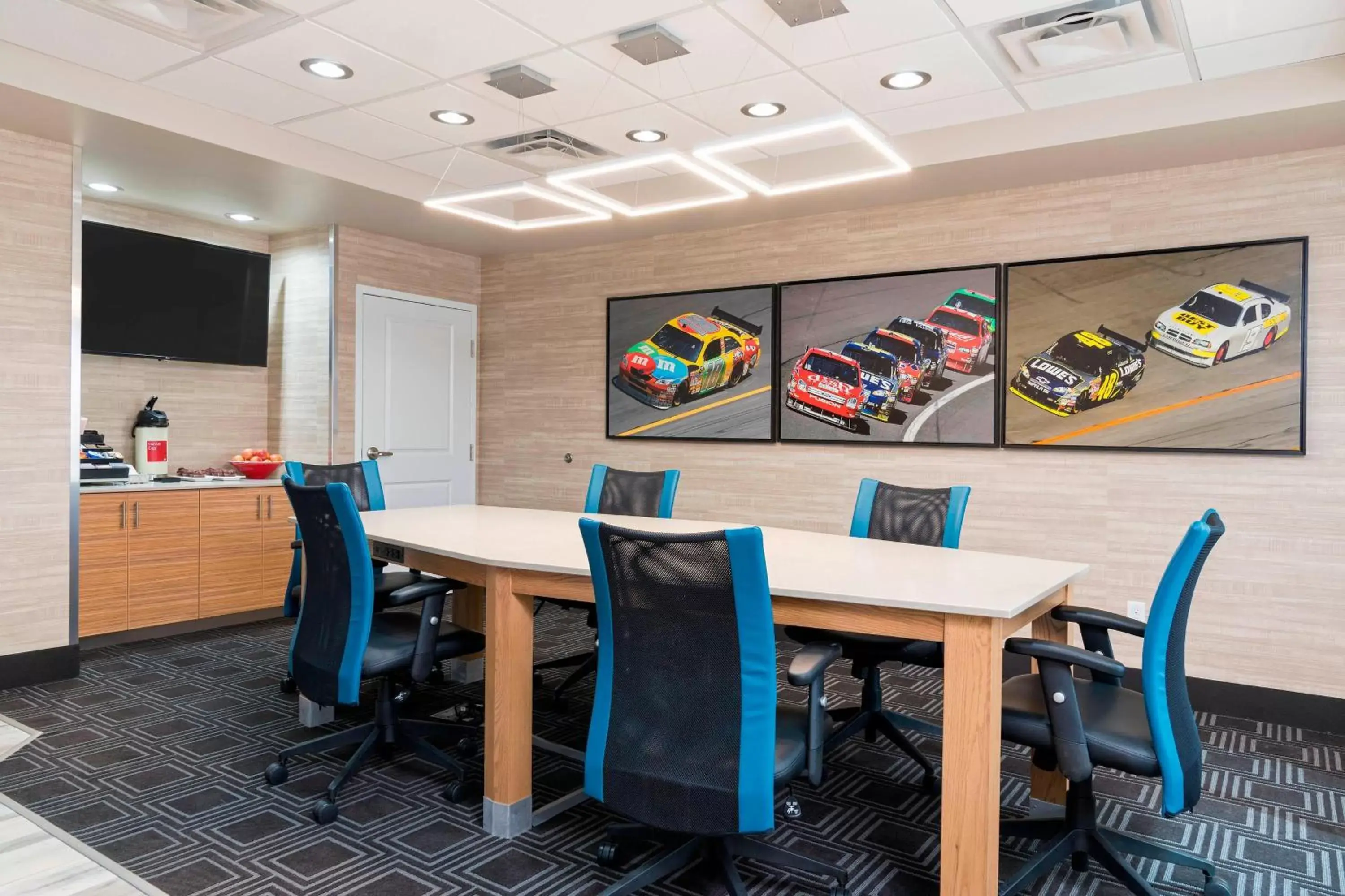 Meeting/conference room in TownePlace Suites by Marriott Ontario-Mansfield