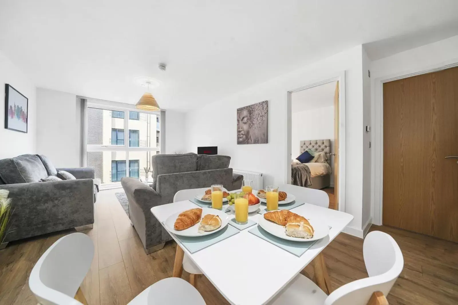 TV and multimedia, Dining Area in Onyx O2 Arena Brindley Place Broad Street Large Spacious Apartment