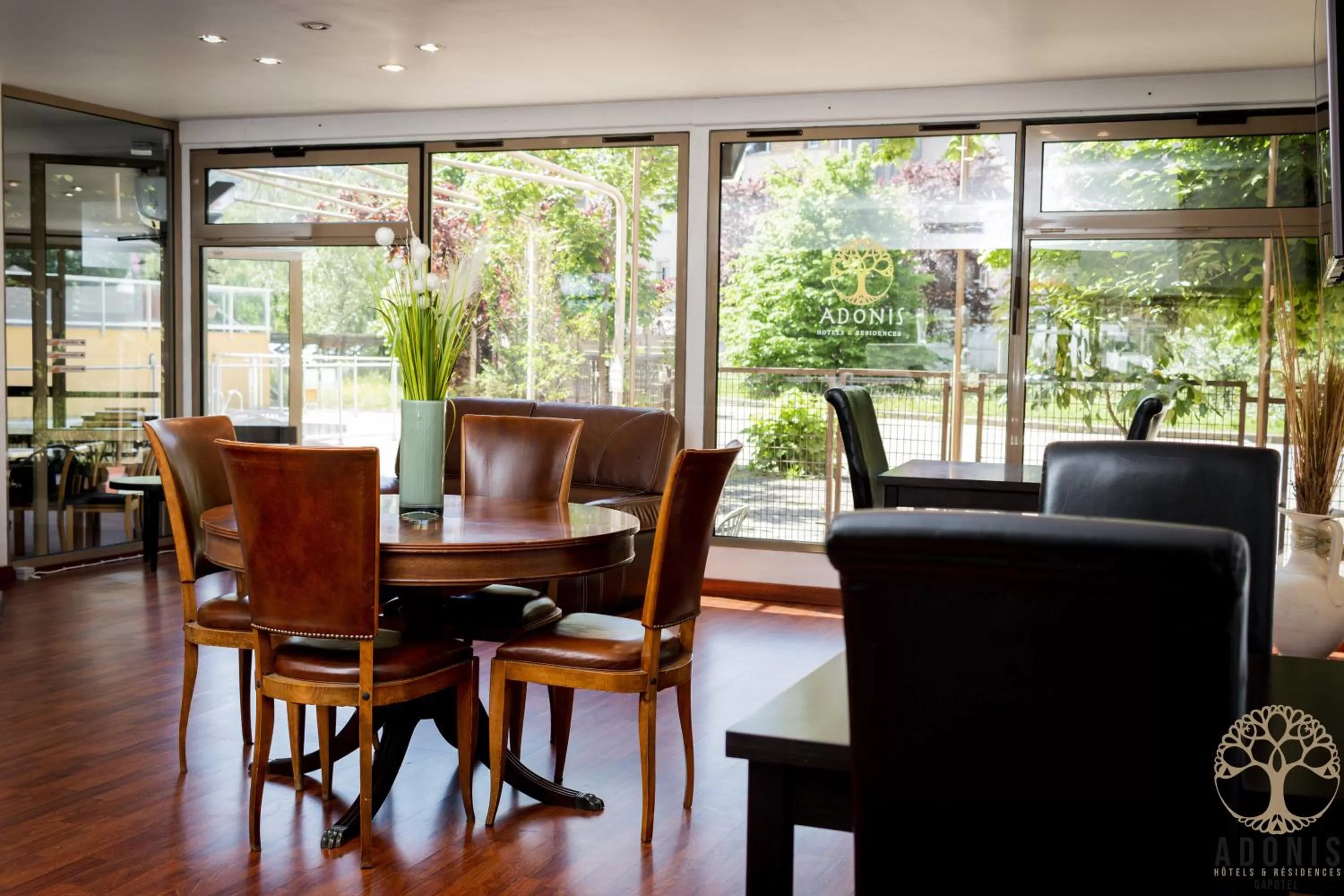 Living room in Adonis Gapotel