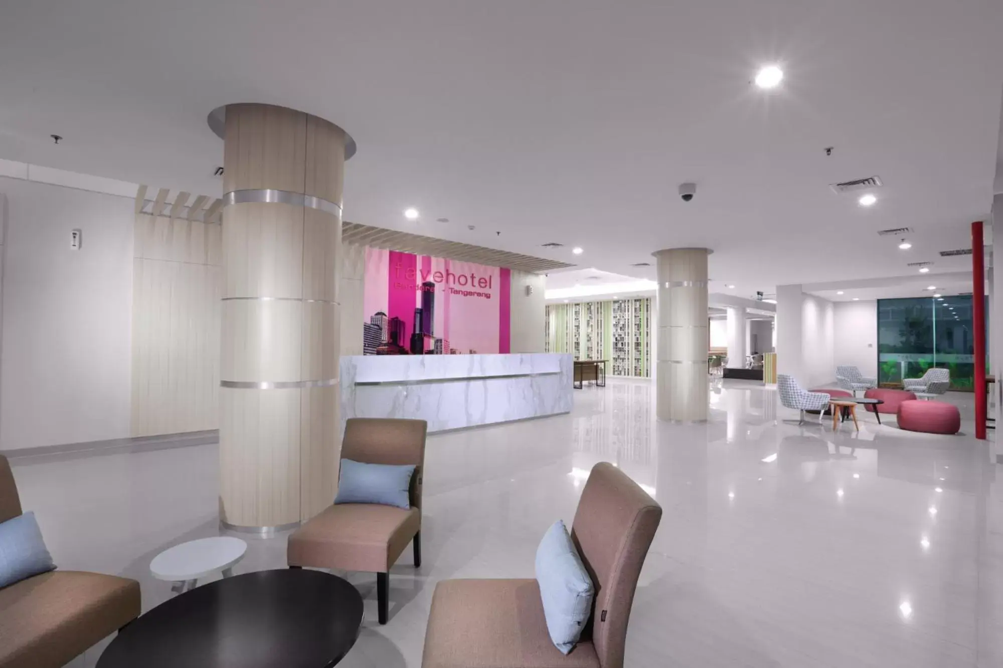 Lobby or reception in favehotel Bandara Tangerang