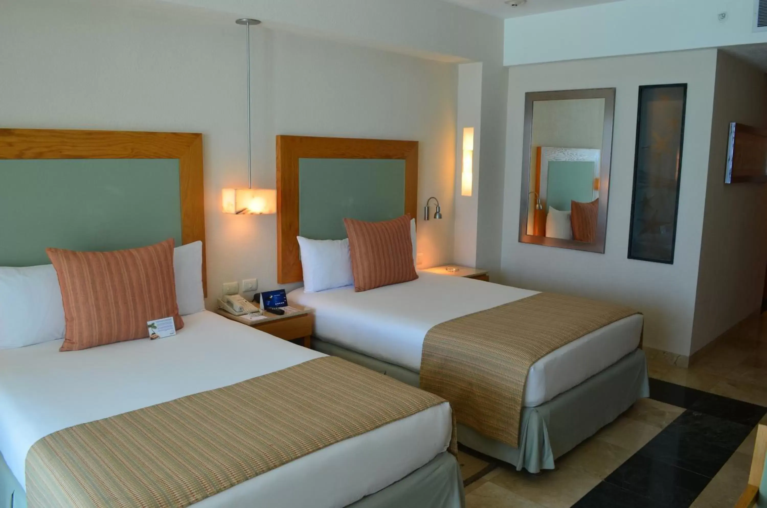 Photo of the whole room, Bed in Grand Park Royal Cancun