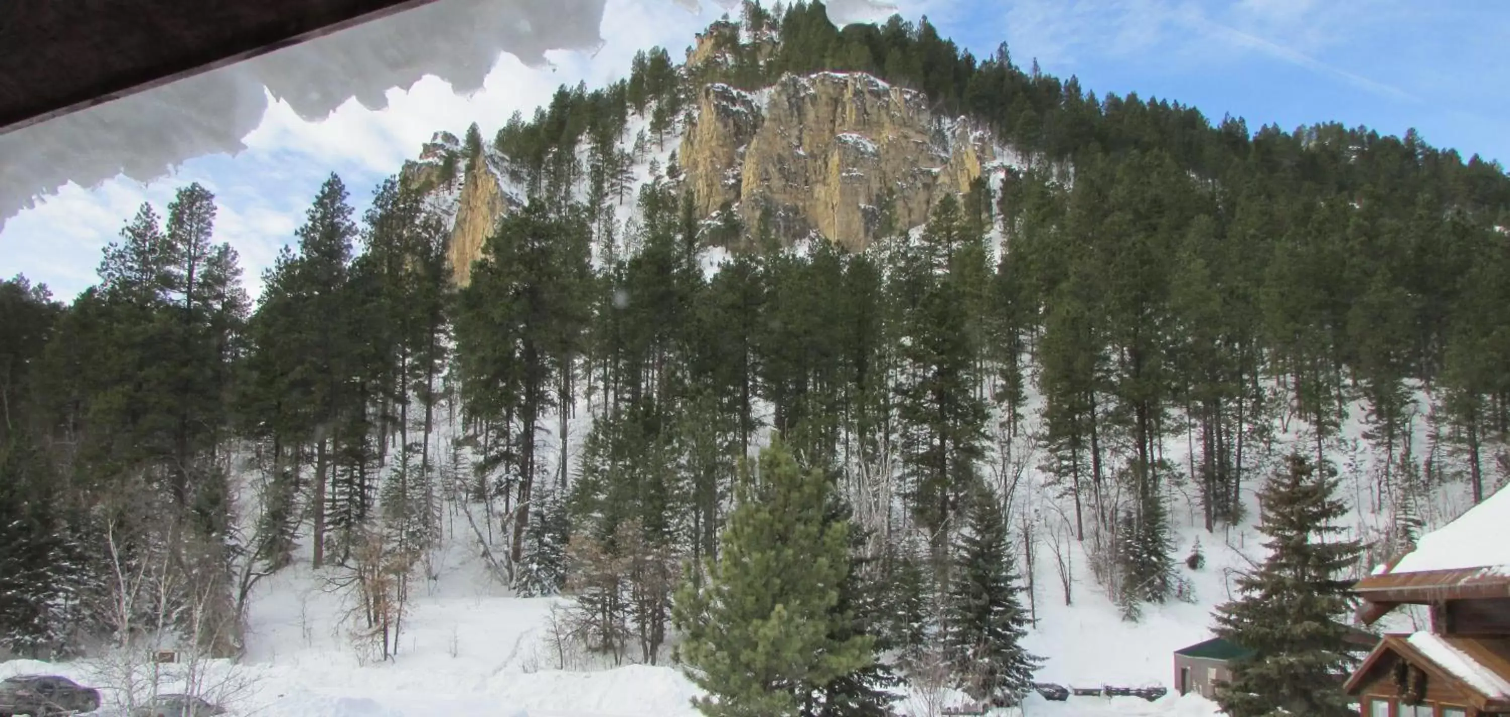 Winter in Spearfish Canyon Lodge