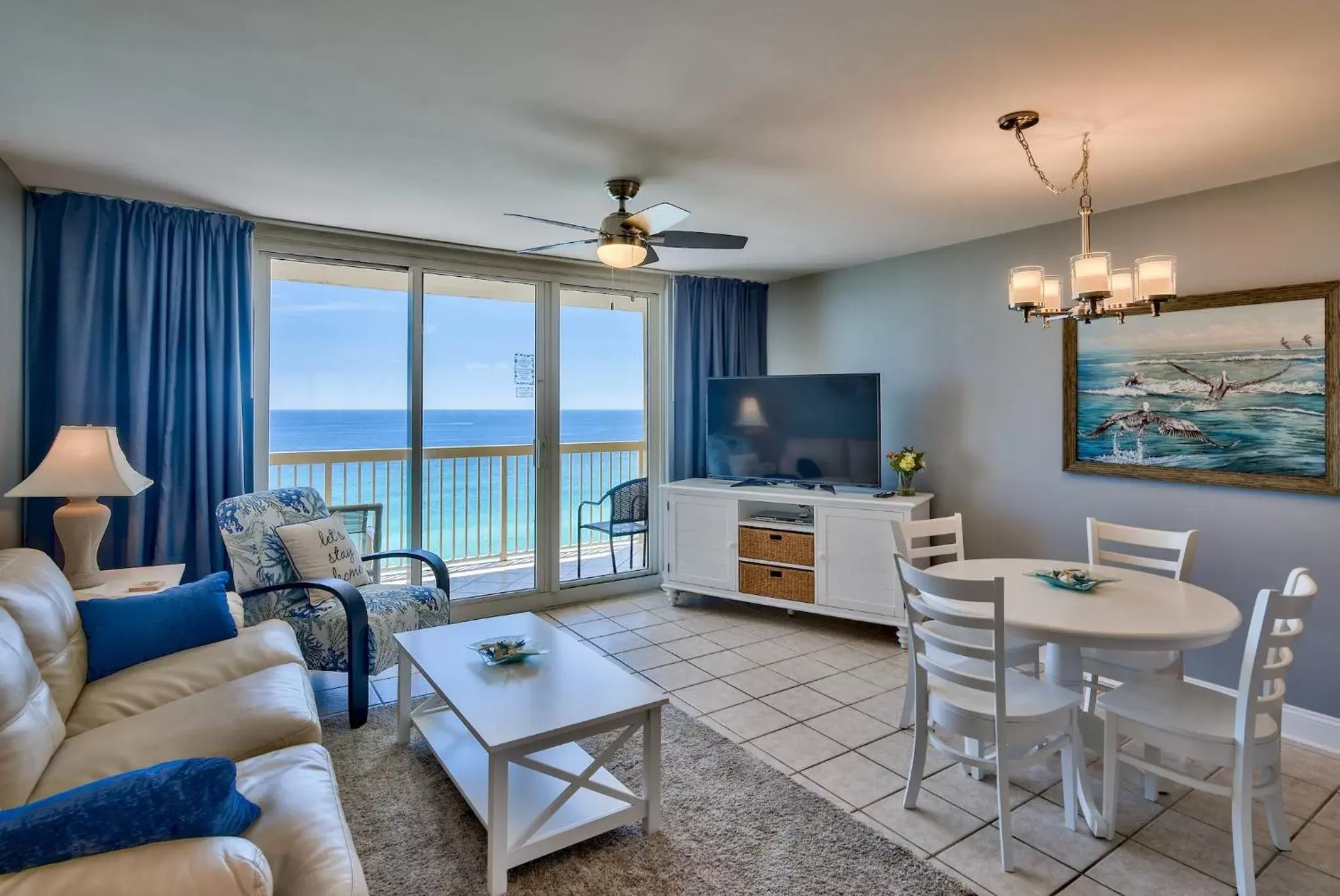 Living room, Seating Area in Pelican Beach Resort by Tufan
