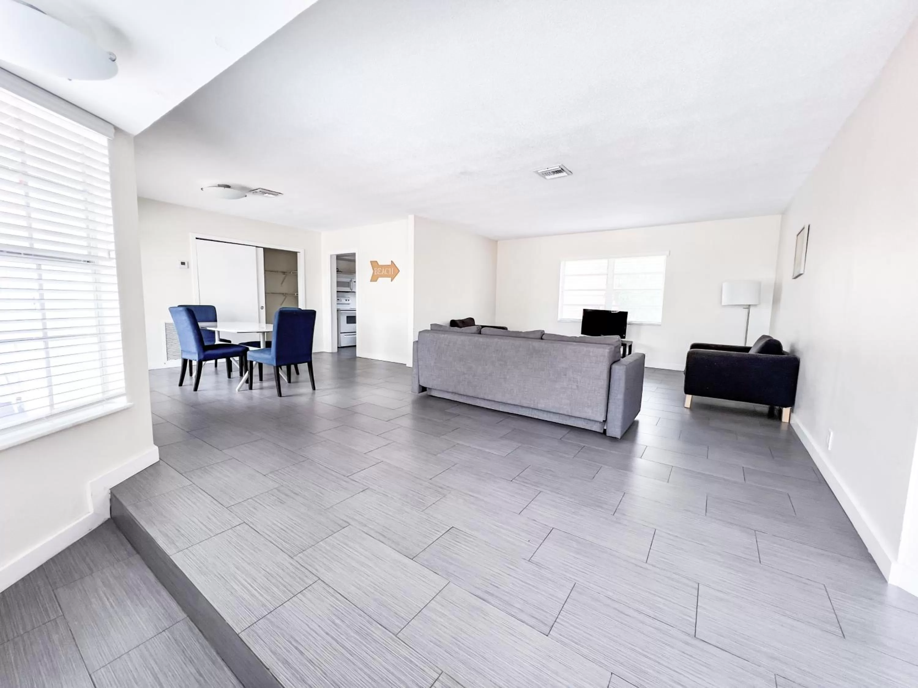 Living room in Tara Hotel A North Beach Village Resort Hotel