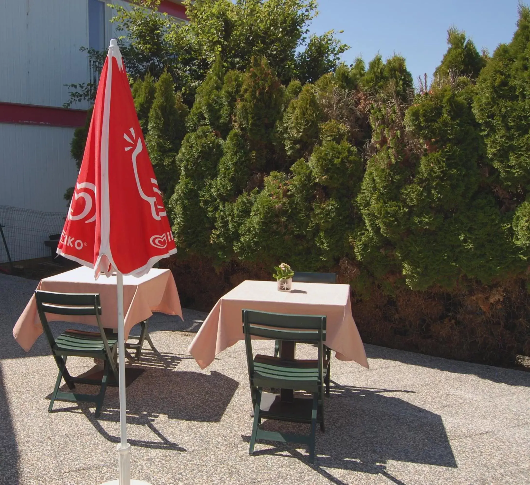 BBQ facilities in Fasthotel Chateauroux