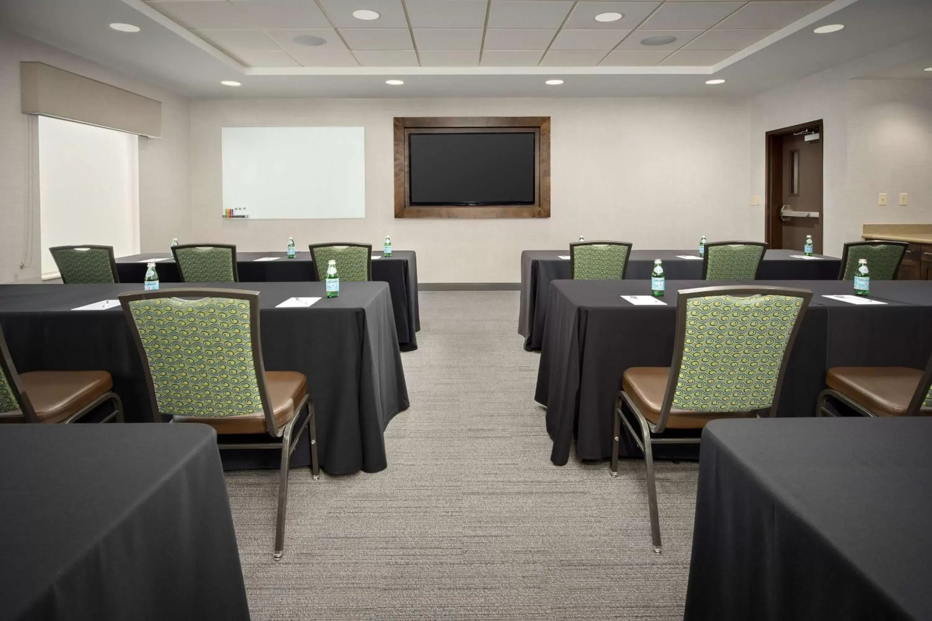 Meeting/conference room in Hampton Inn & Suites Portland/Hillsboro-Evergreen Park