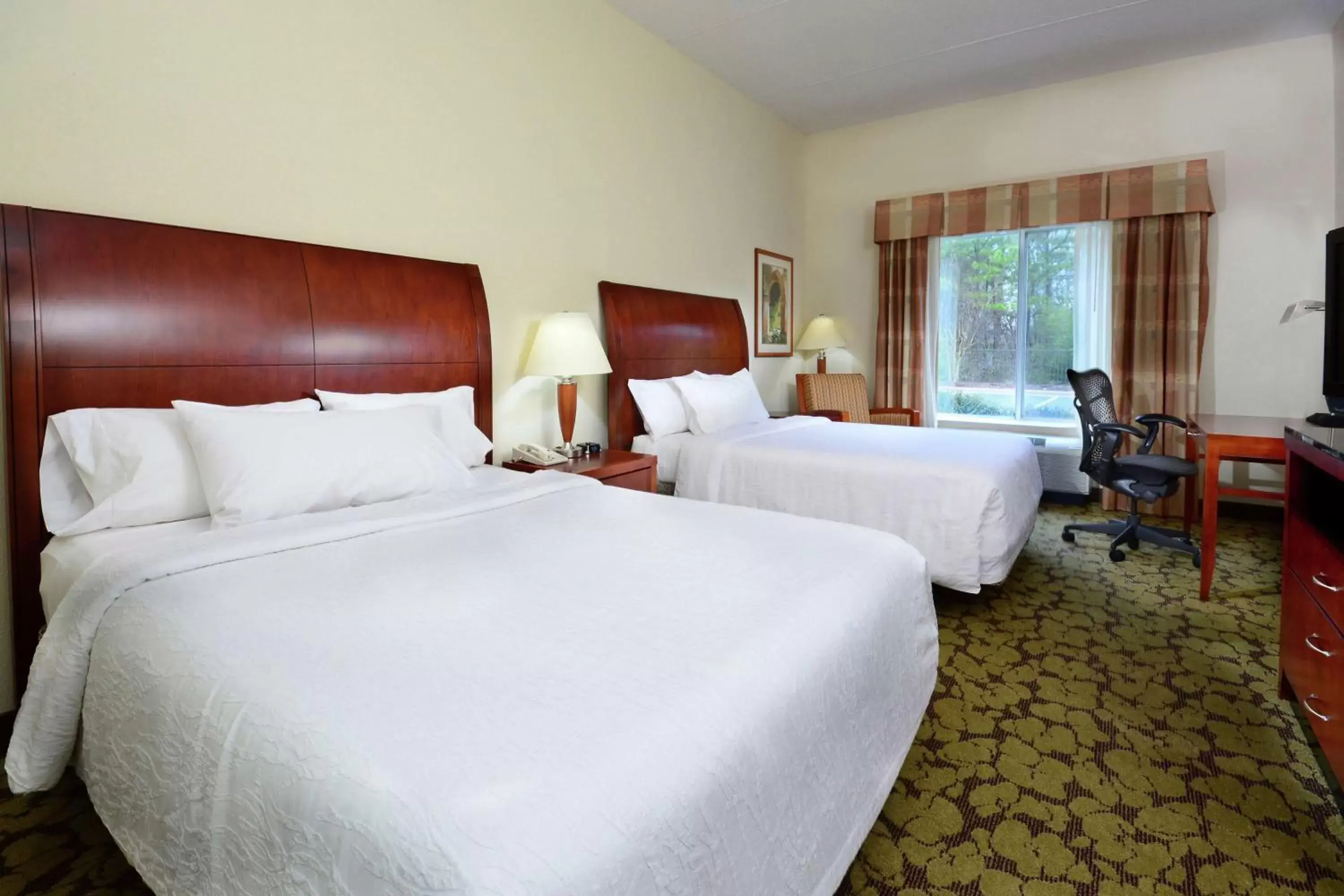 Bedroom, Bed in Hilton Garden Inn Raleigh Capital Blvd I-540