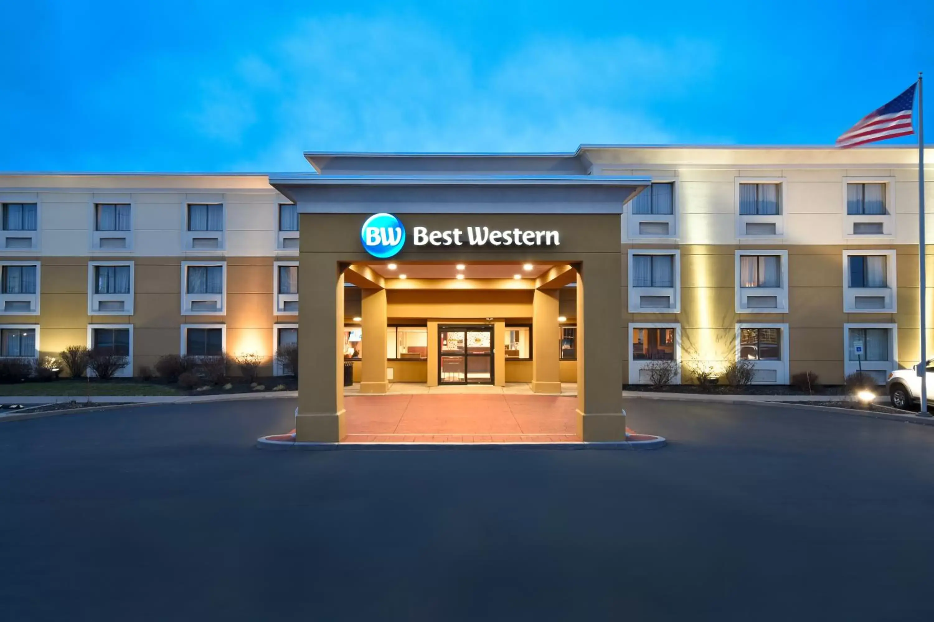 Property Building in Best Western Rochester Marketplace Inn