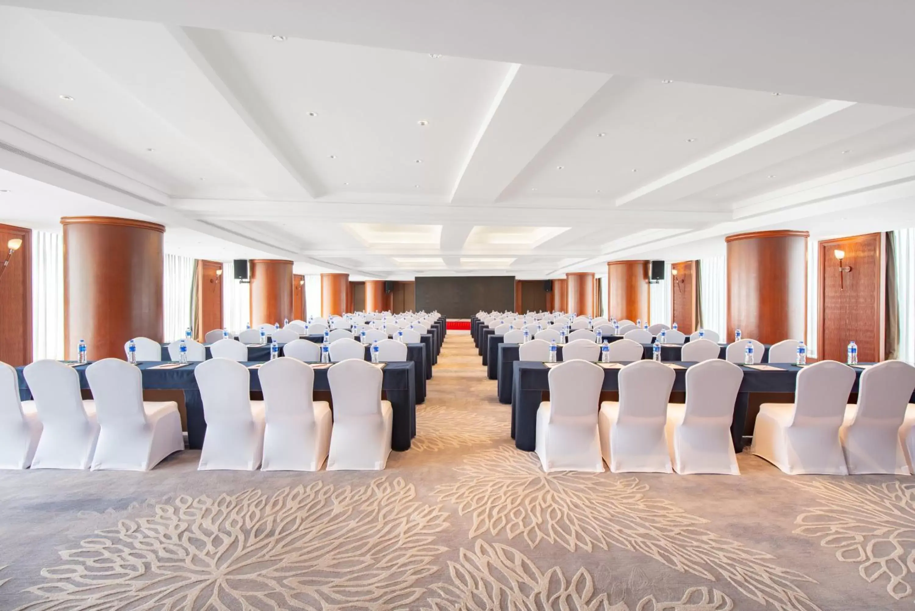Banquet/Function facilities in Crowne Plaza Zhuhai City Center, an IHG Hotel