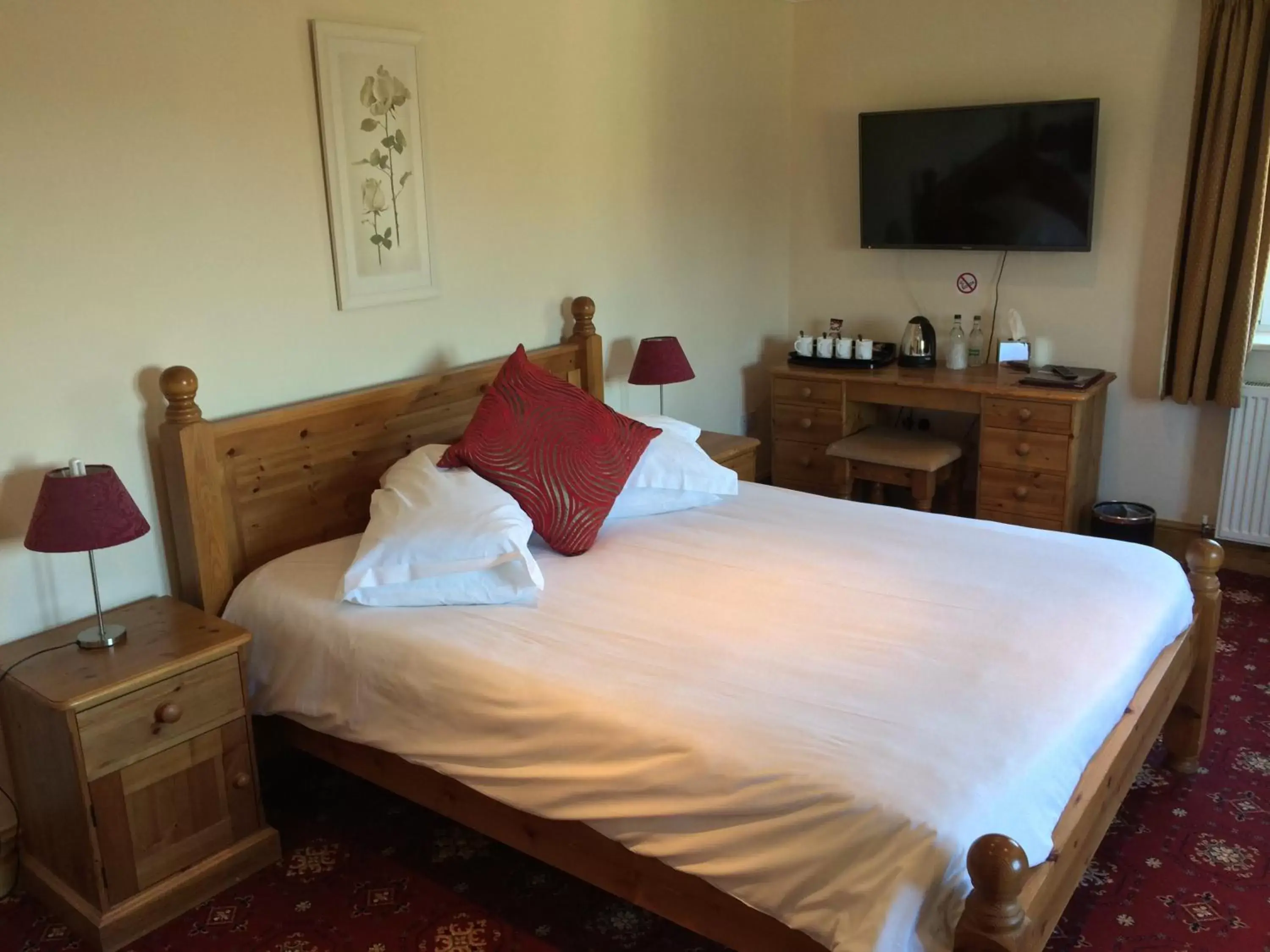 Bed in Hunters Lodge Inn