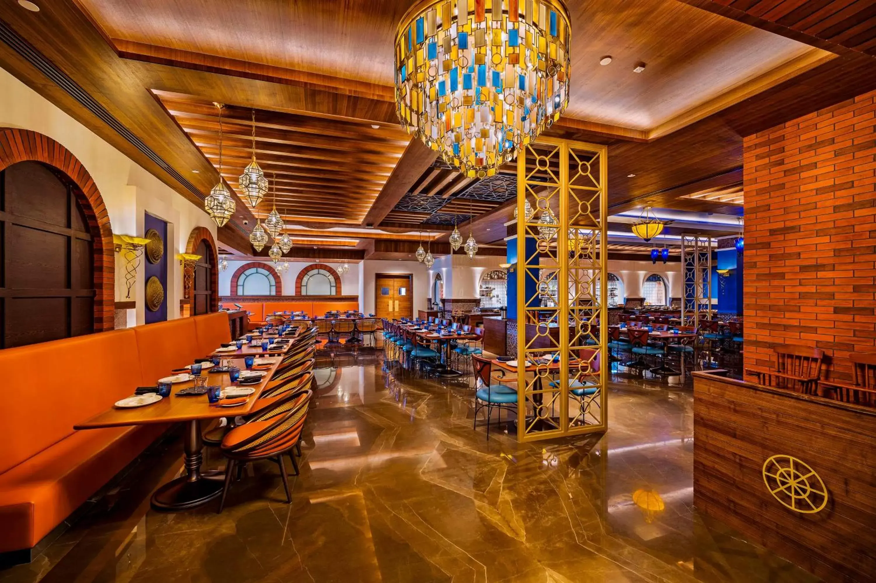 Restaurant/places to eat, Lounge/Bar in Radisson Blu Hotel GRT, Chennai International Airport