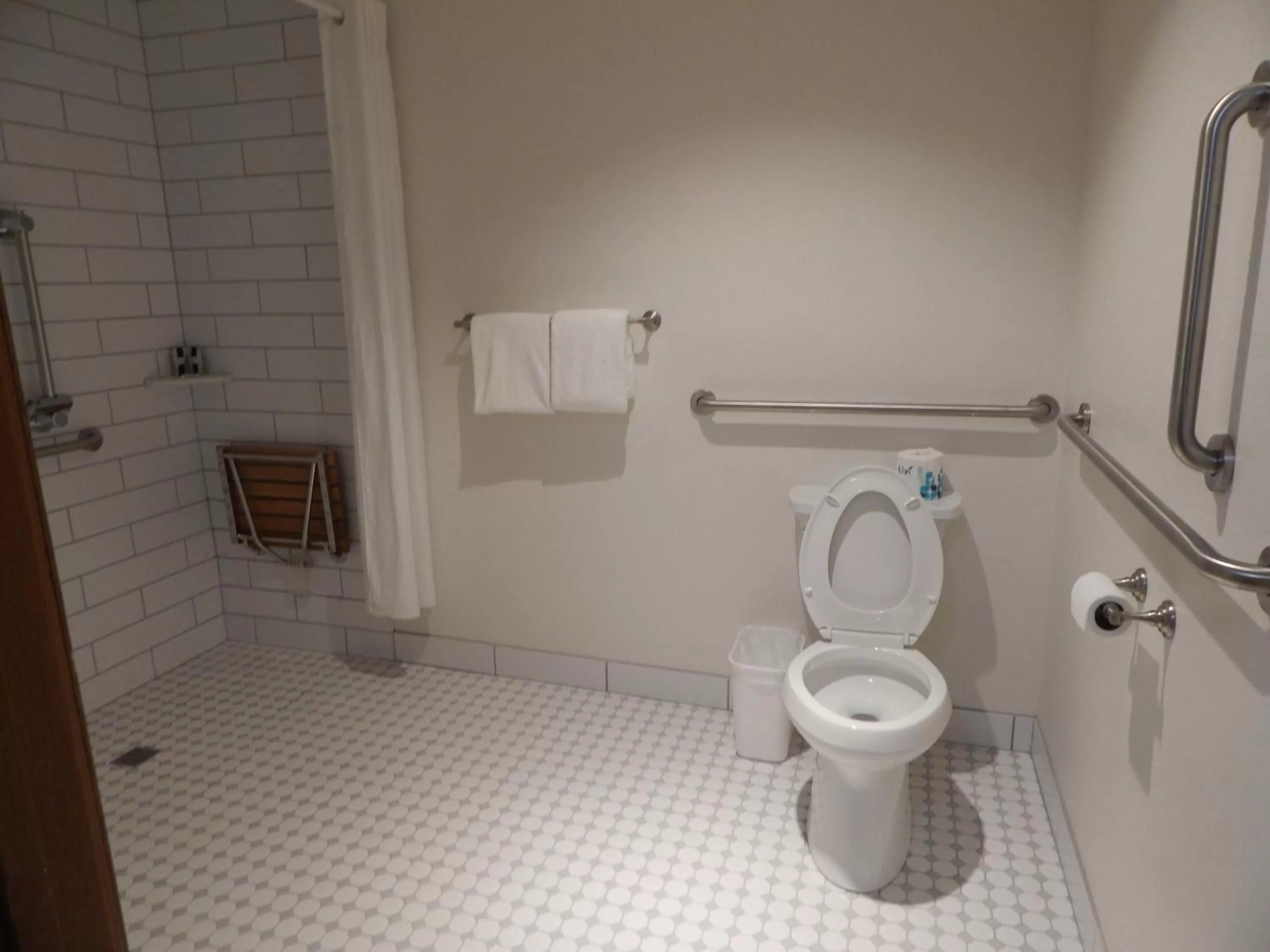 Bathroom in Alpine Inn