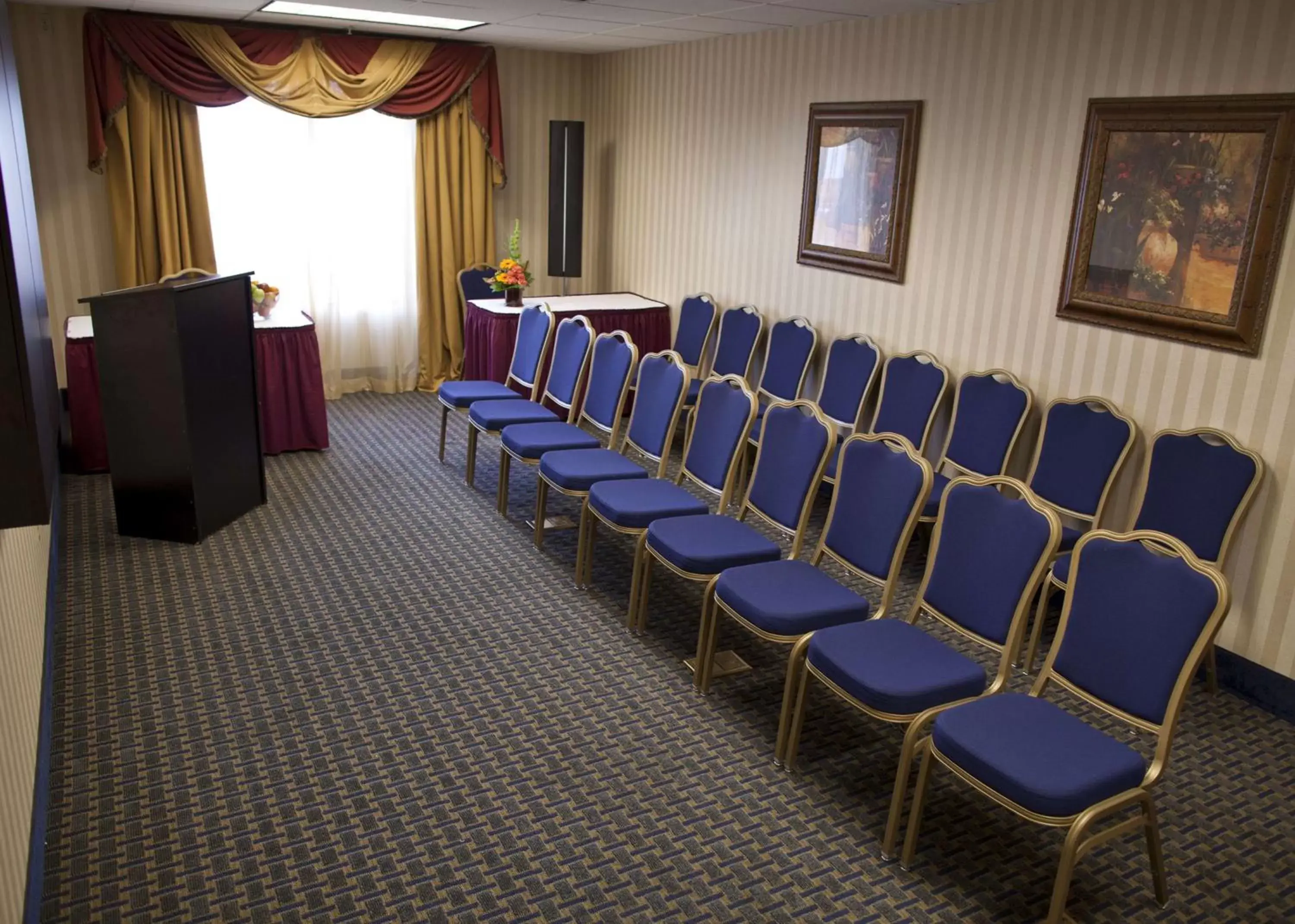 Meeting/conference room in Hampton Inn & Suites Pittsburg