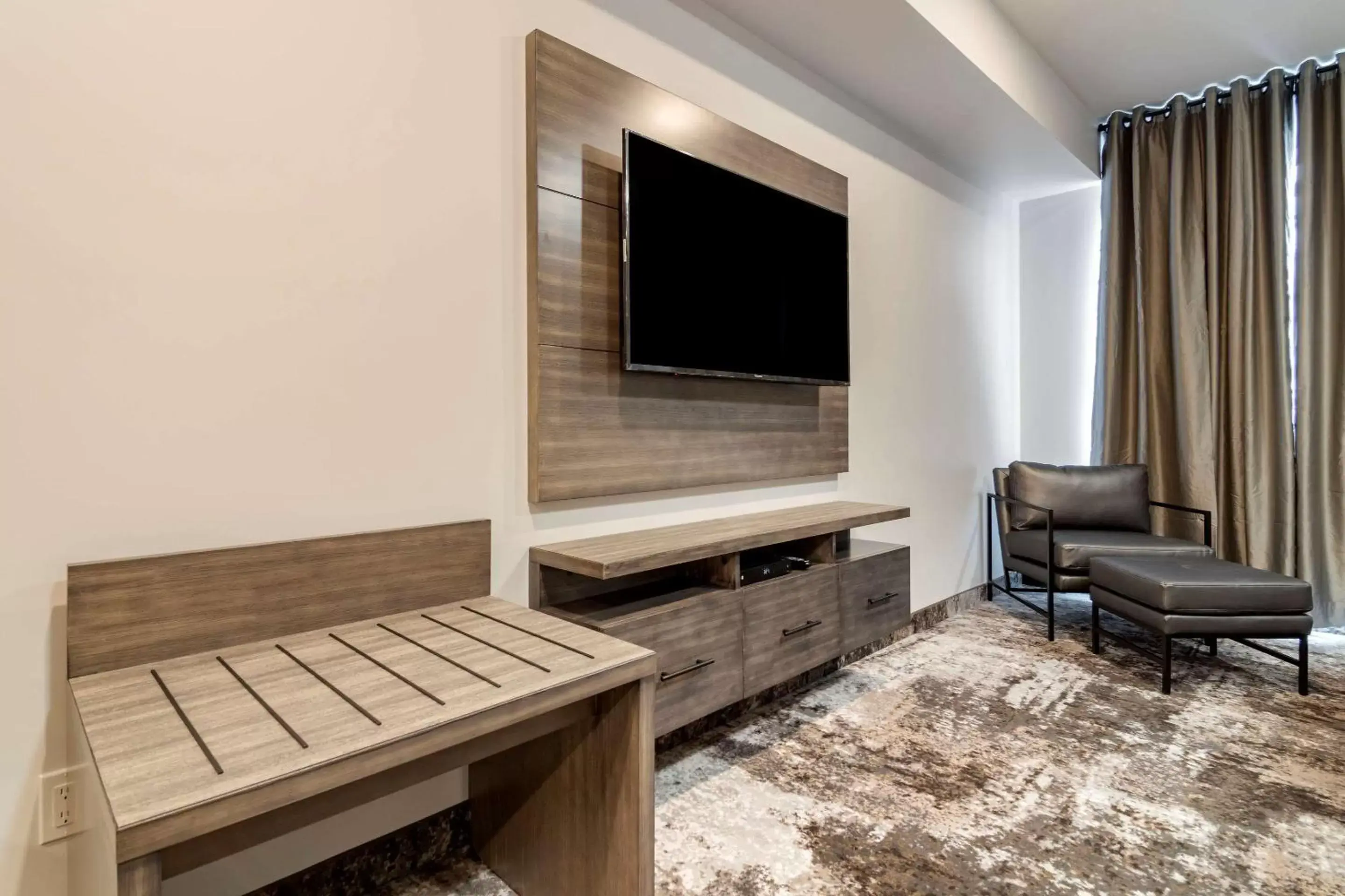 Photo of the whole room, TV/Entertainment Center in The Hue Hotel, Ascend Hotel Collection