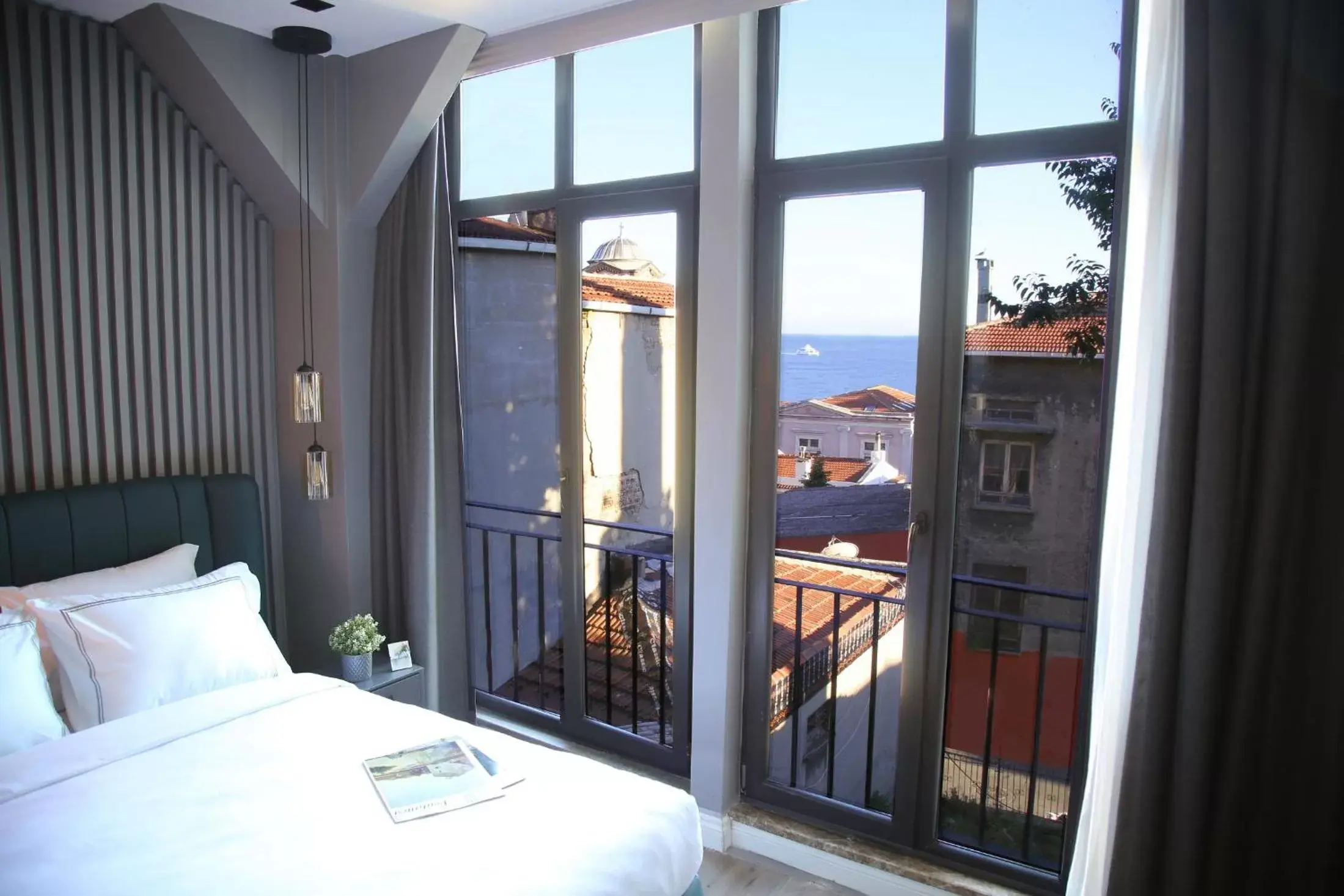 Deluxe Double Room with Side Sea View in HOTEL BRONTE