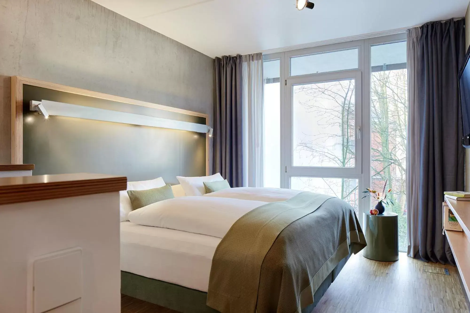 Photo of the whole room, Bed in Hotel Wedina an der Alster