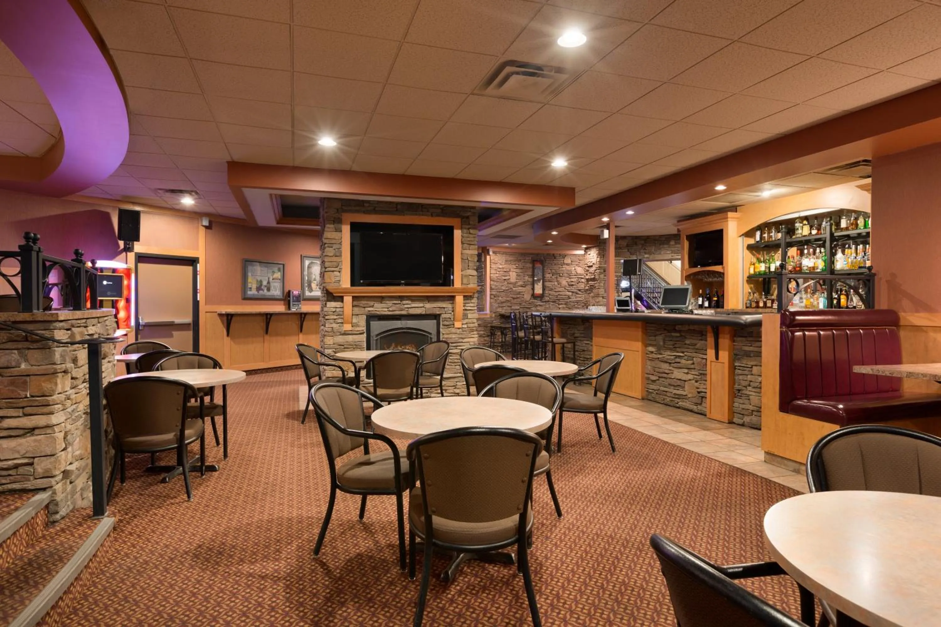 Lounge or bar, Lounge/Bar in Border Inn & Suites
