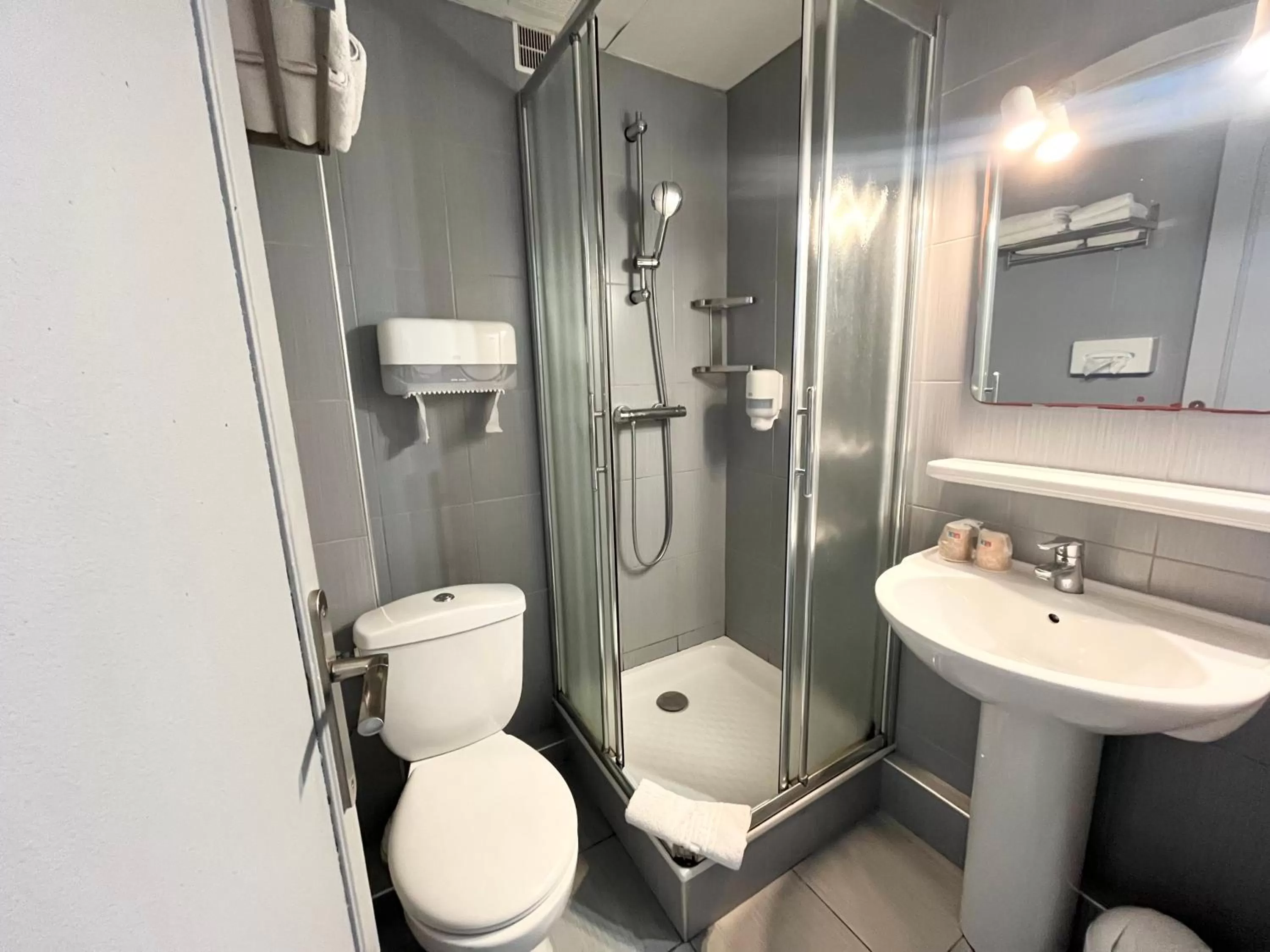 Bathroom in Brasilia Hôtel