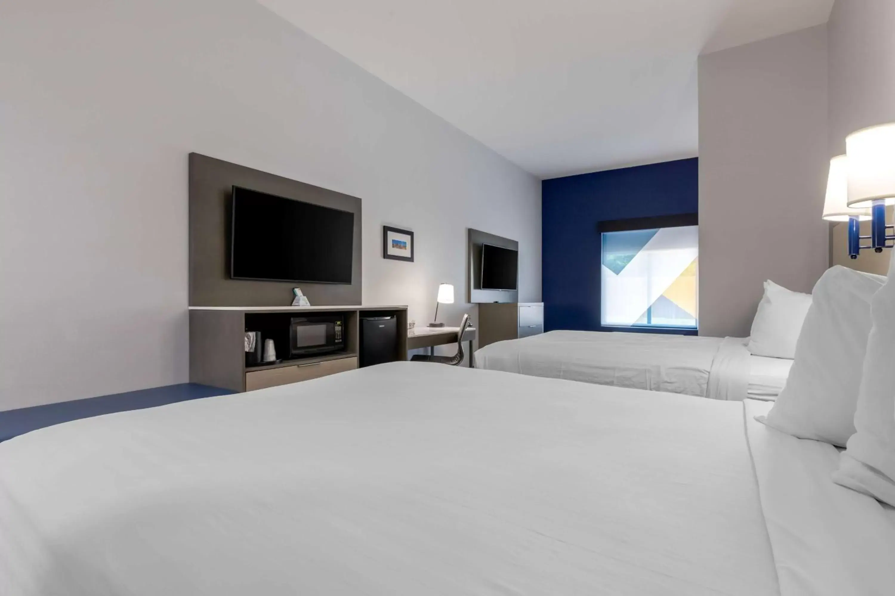 Bedroom, Bed in Best Western Plus Choctaw Inn & Suites