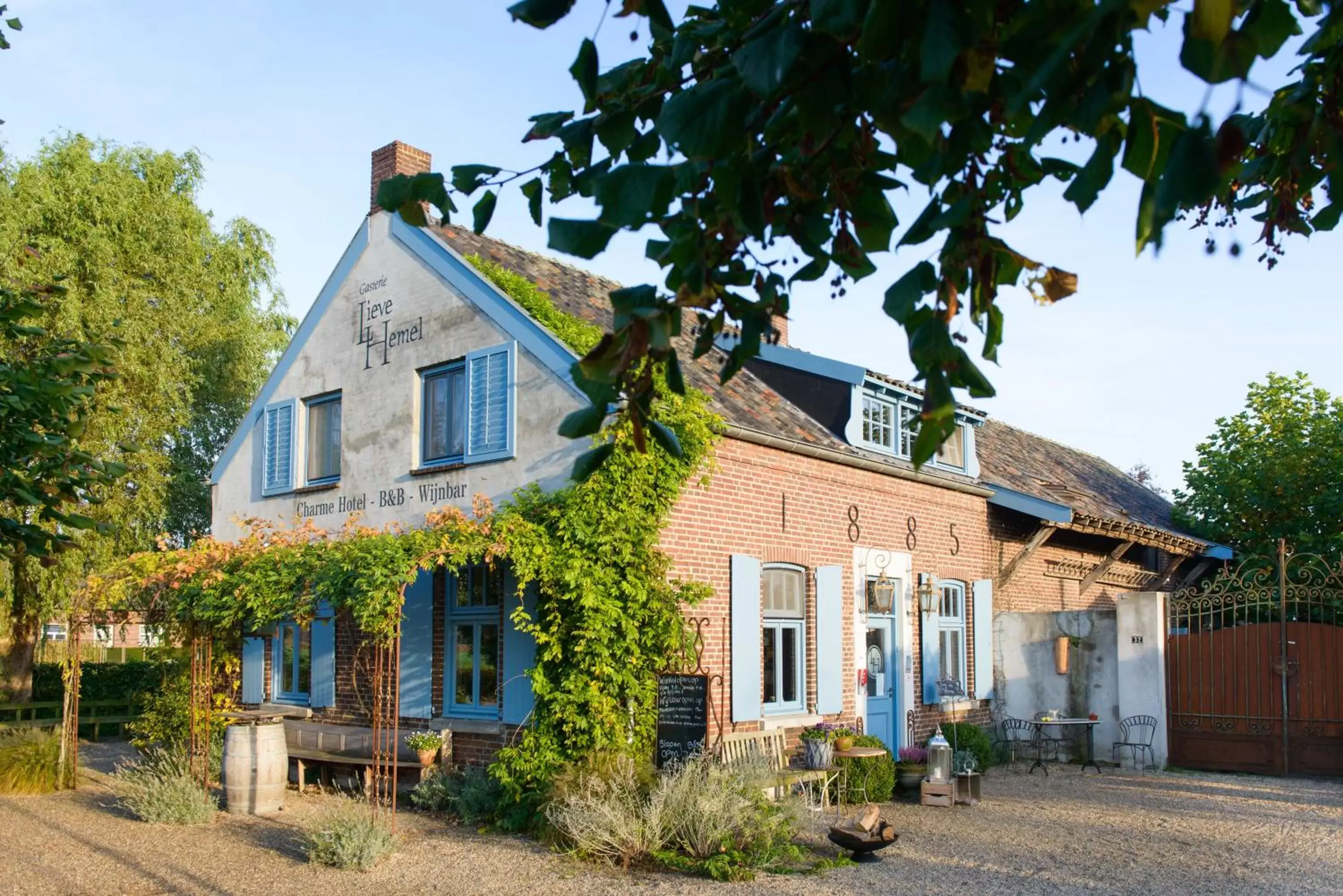 Property Building in Gasterie Lieve Hemel