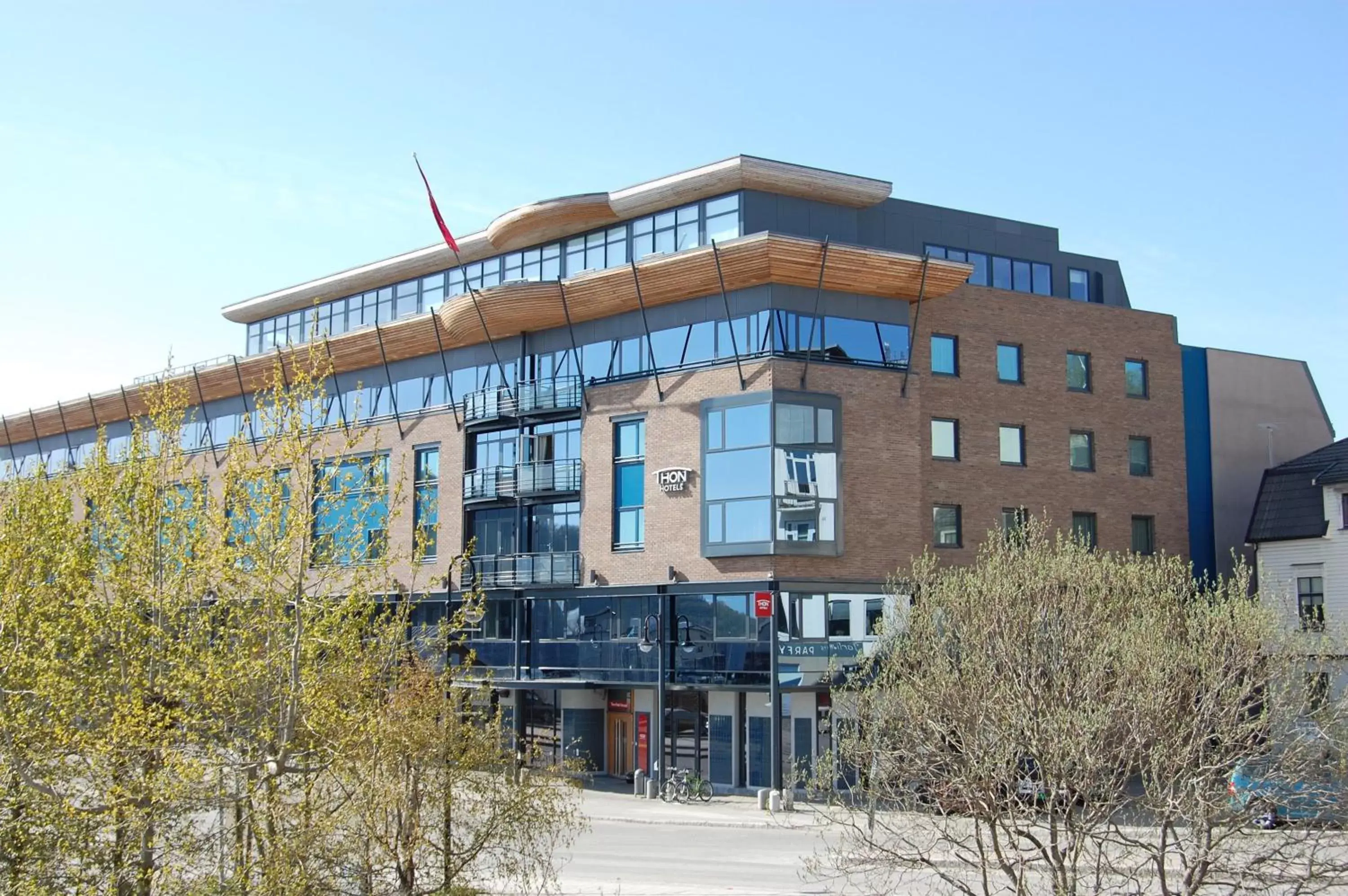 Facade/entrance, Property Building in Thon Hotel Harstad