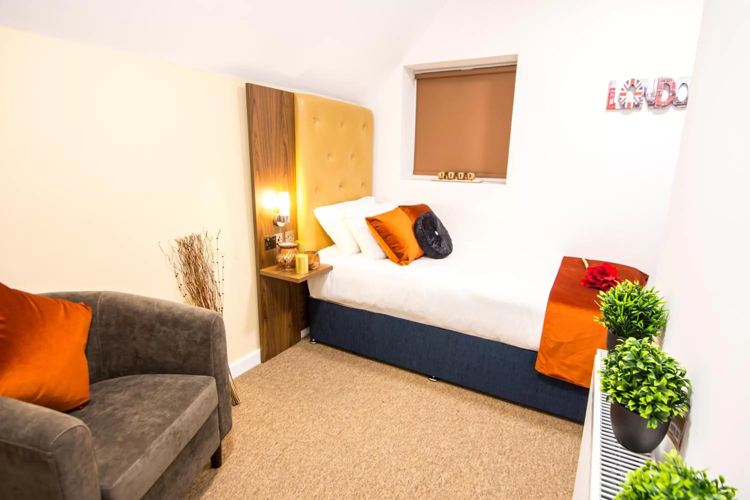 Single Room in Trivelles Gatwick Hotel & airport Parking