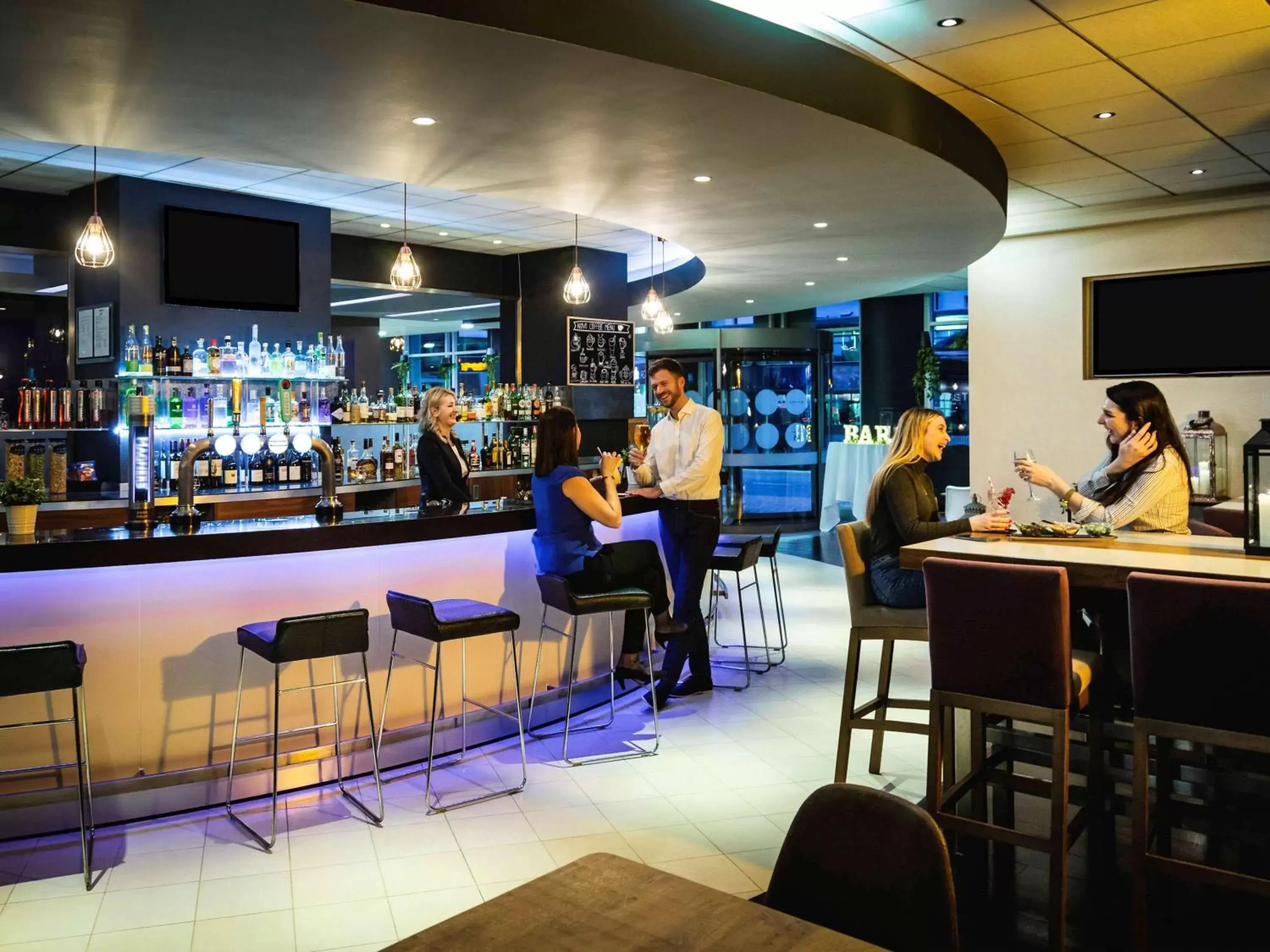 Lounge or bar, Lounge/Bar in Novotel Reading Centre