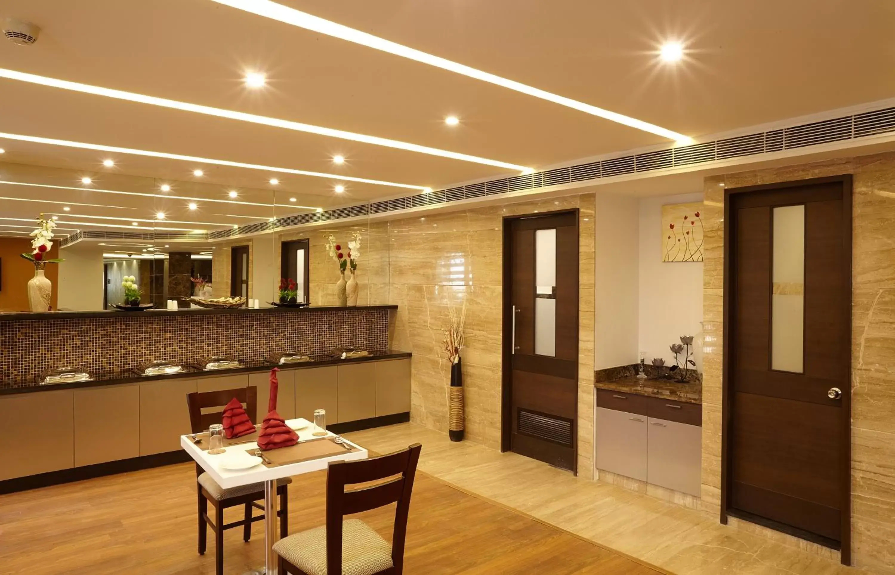 Restaurant/places to eat, Lounge/Bar in Golden Fruits Business Suites