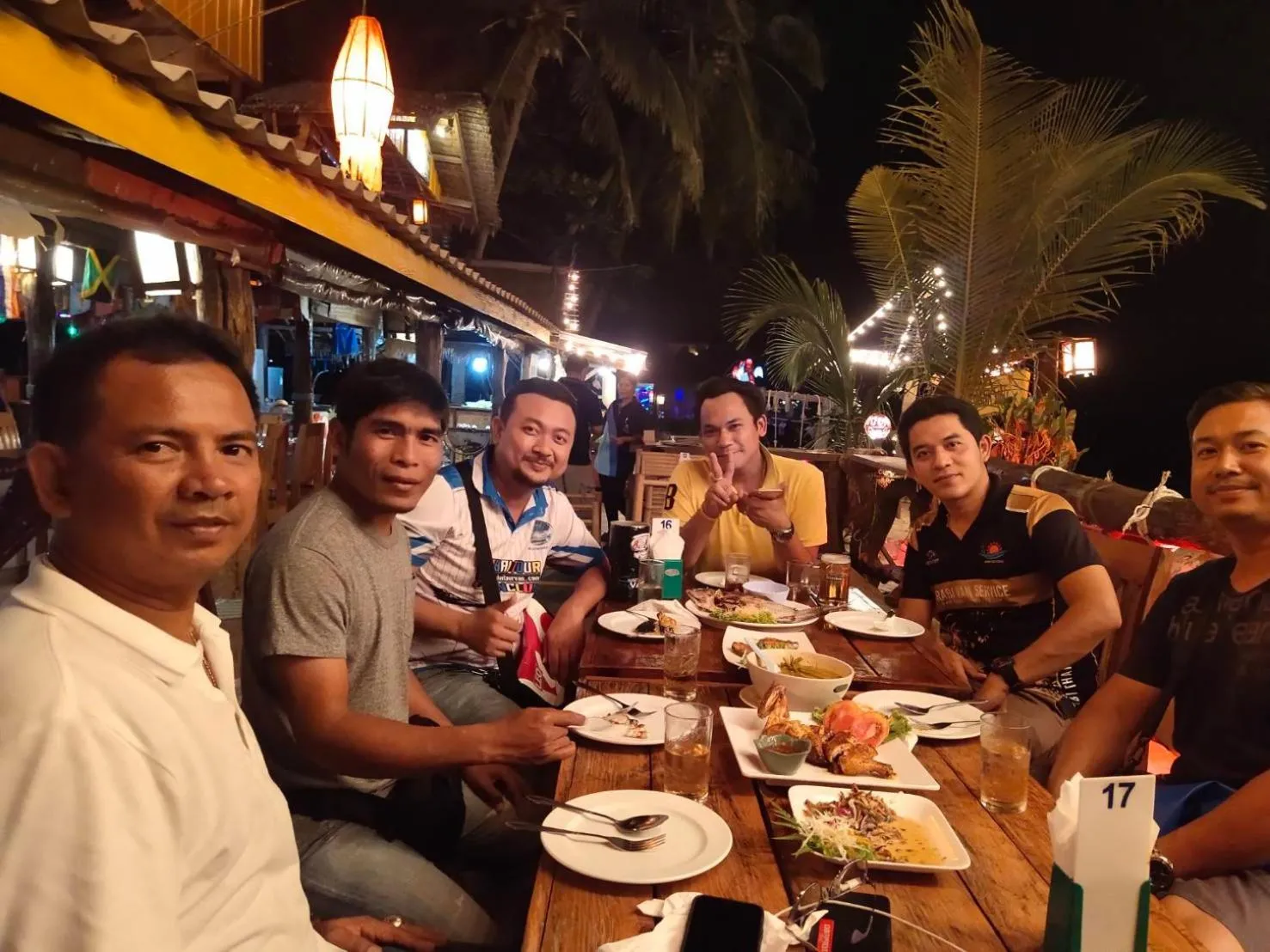 Restaurant/places to eat in Moonwalk Lanta Resort