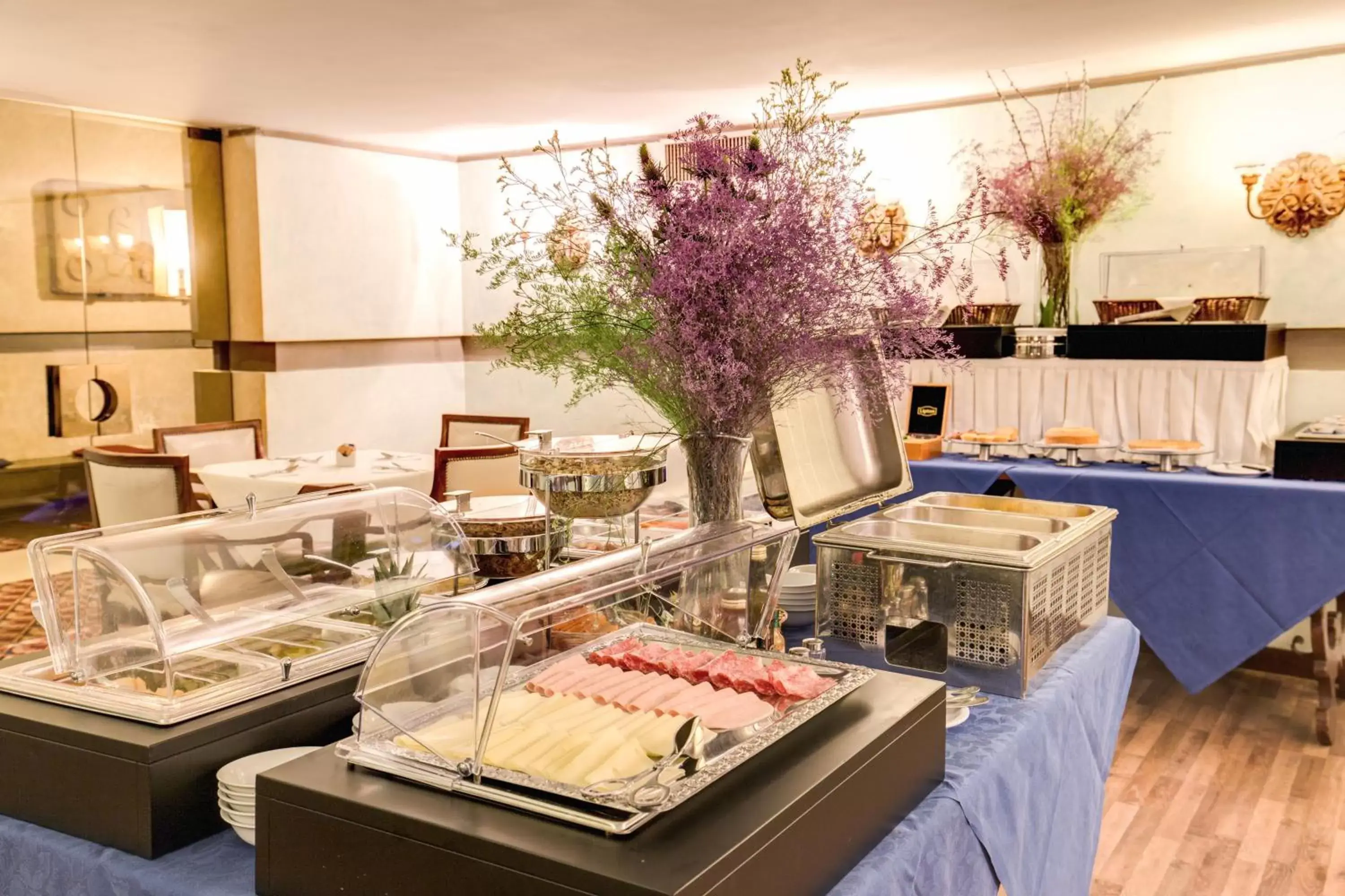Buffet breakfast, Food in Hotel Croce Di Malta