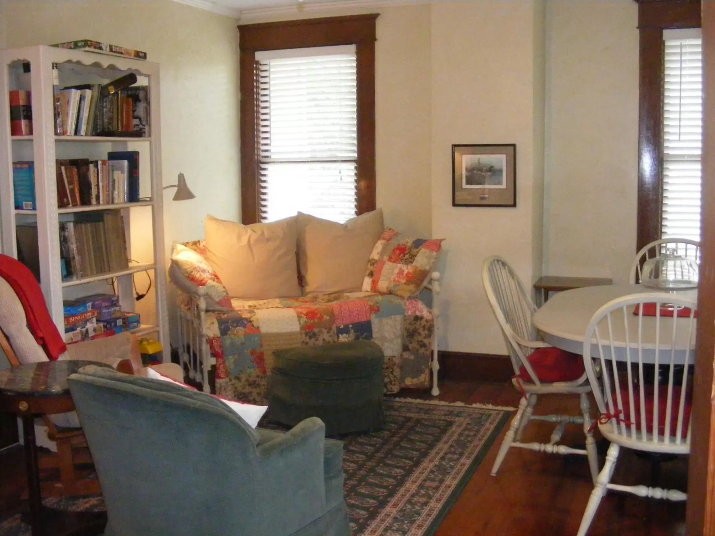 Library, Seating Area in PriceHouseInn