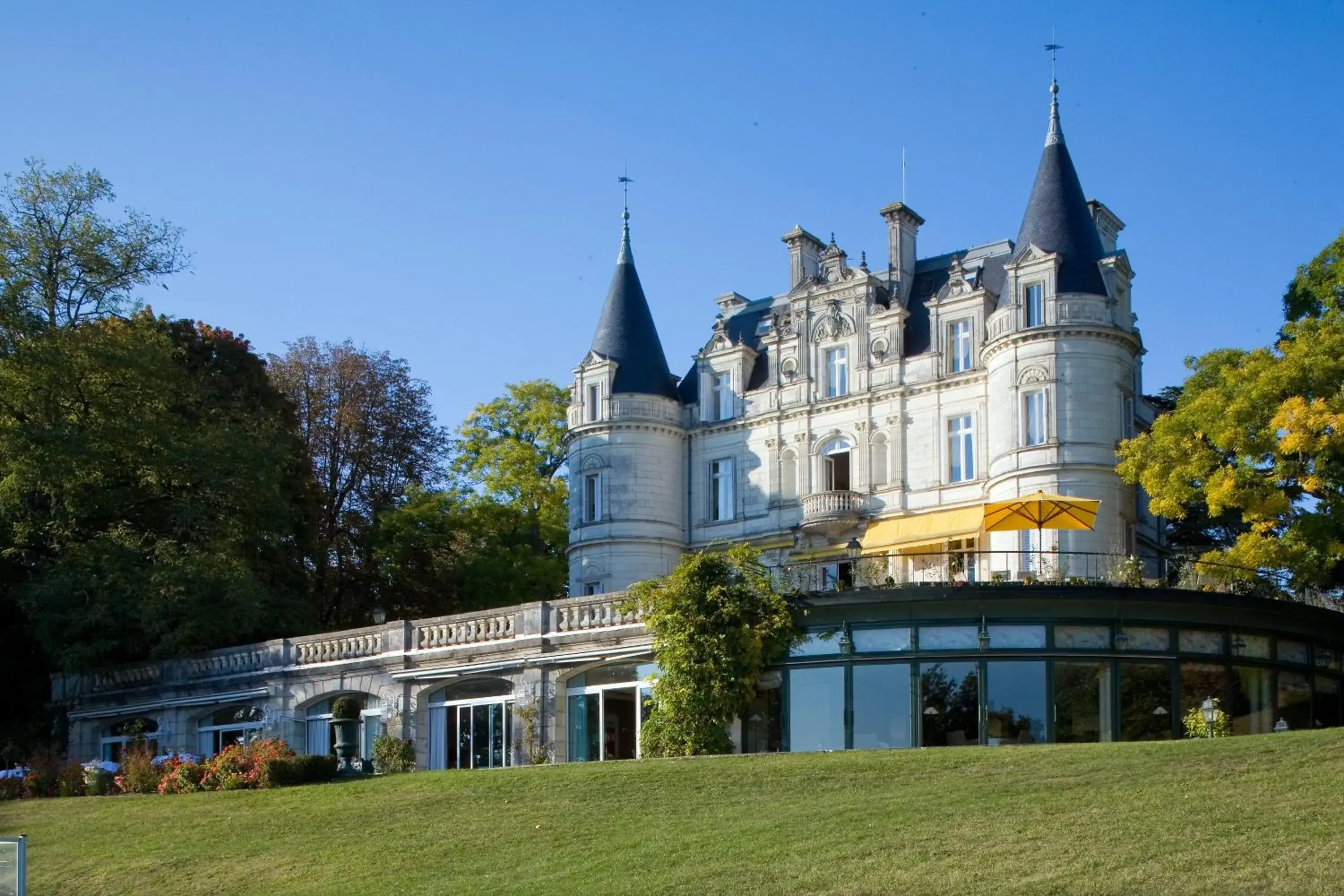 Facade/entrance, Property Building in Domaine de la Tortinière