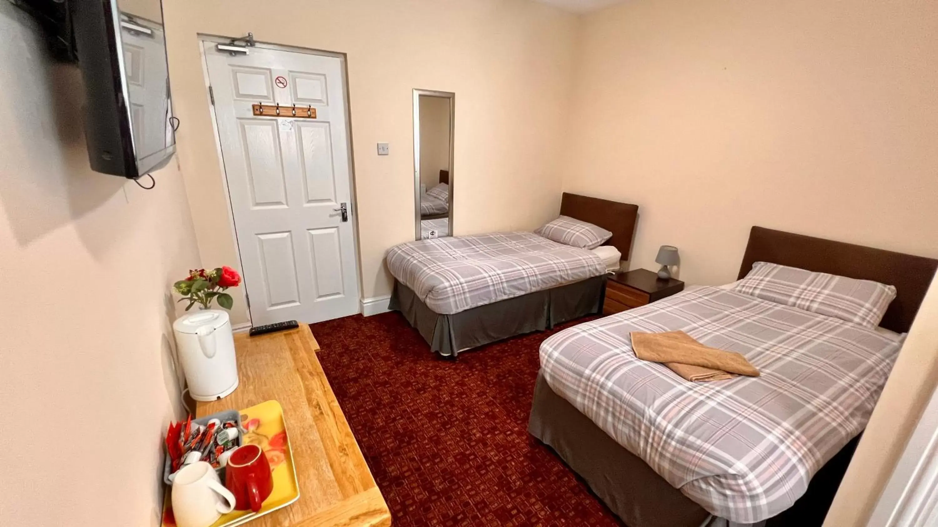 Photo of the whole room, Bed in The Cabbage Hall Hotel