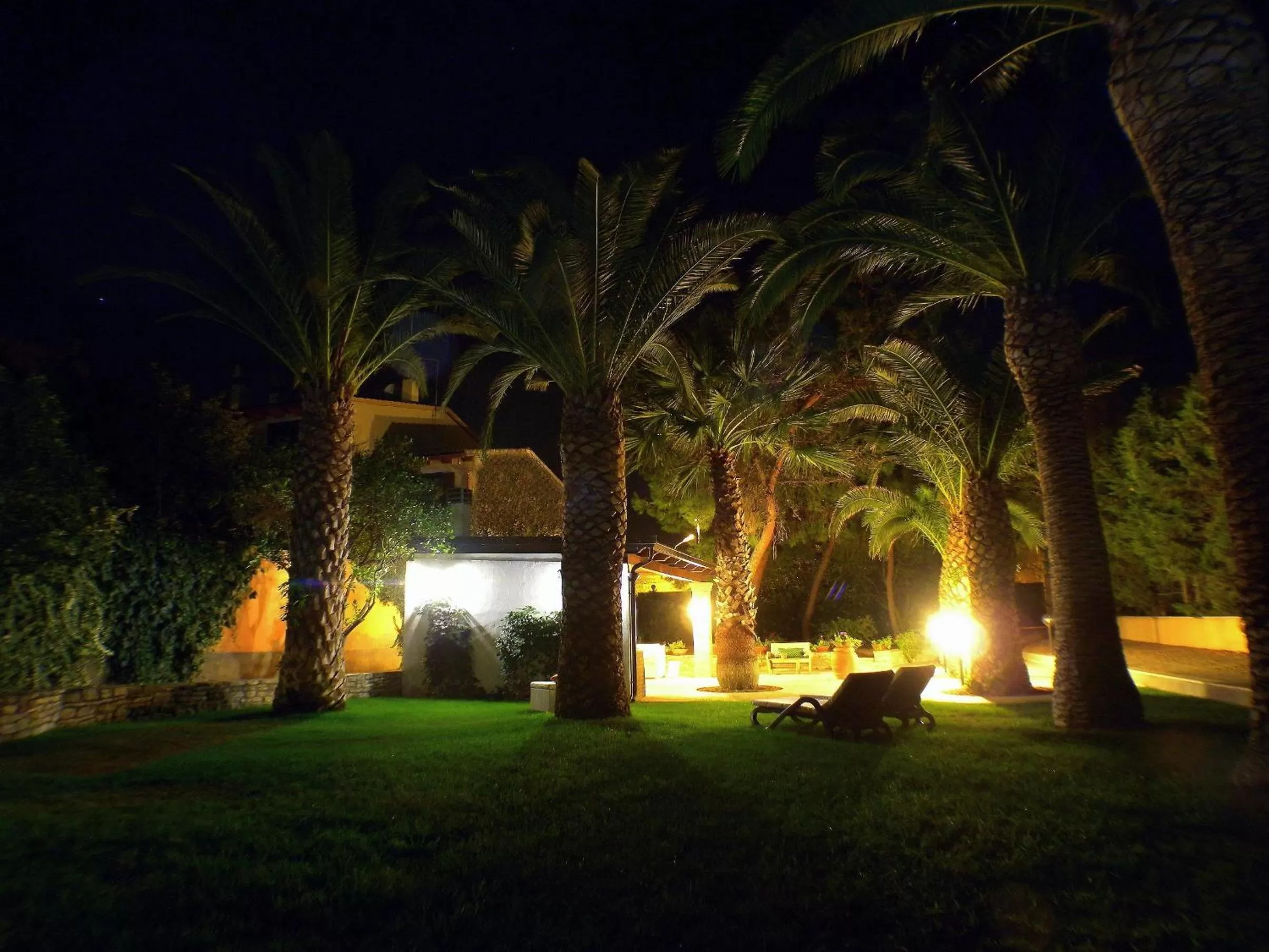 Garden in BB DoliaHouse