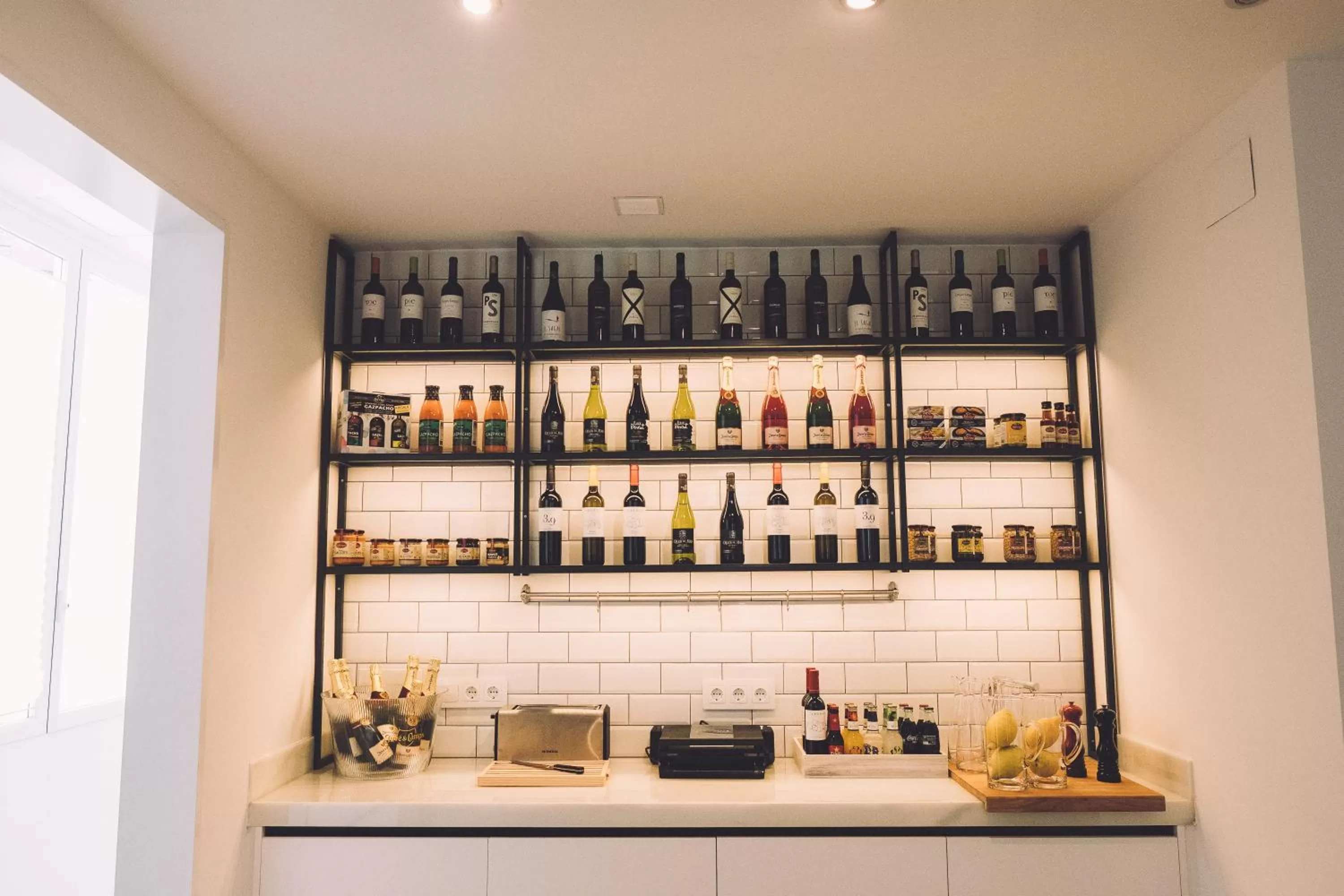 Coffee/tea facilities, Kitchen/Kitchenette in Hotelet Casa Padró