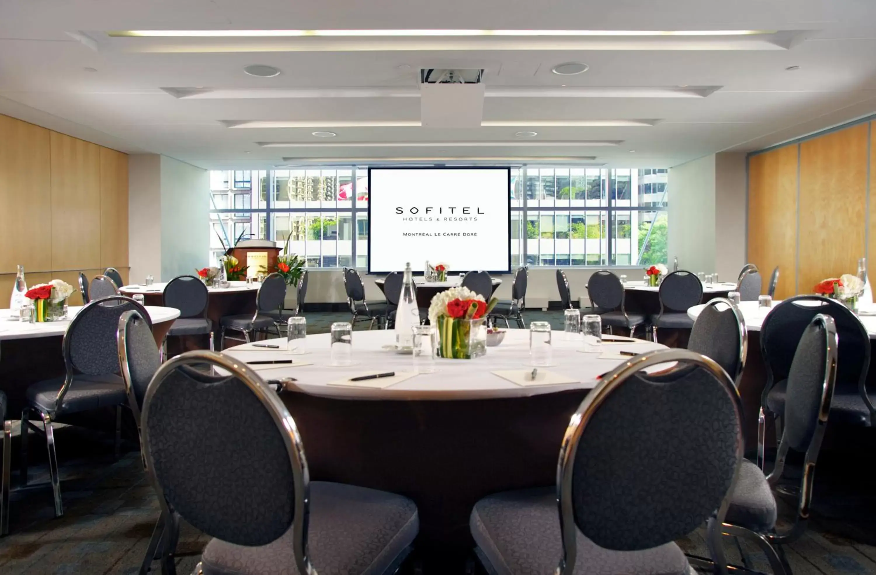 Business facilities in Sofitel Montreal Golden Mile
