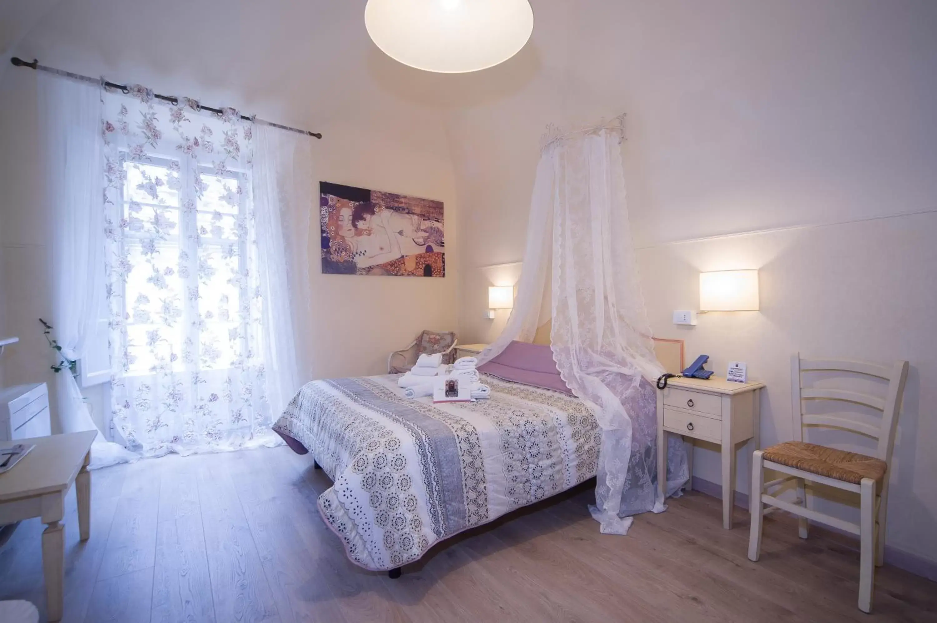 Photo of the whole room, Bed in Albergo Etruria