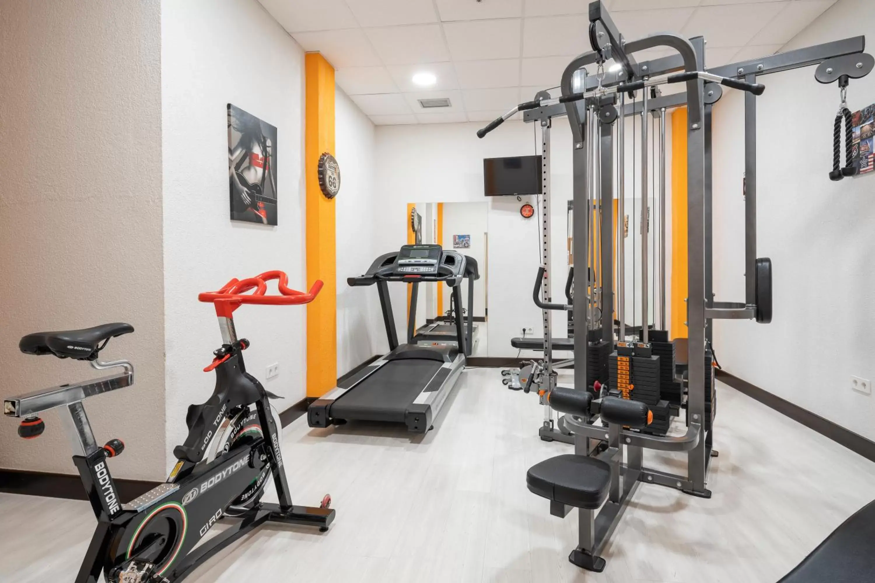 Fitness centre/facilities, Fitness Center/Facilities in Alda Route 42