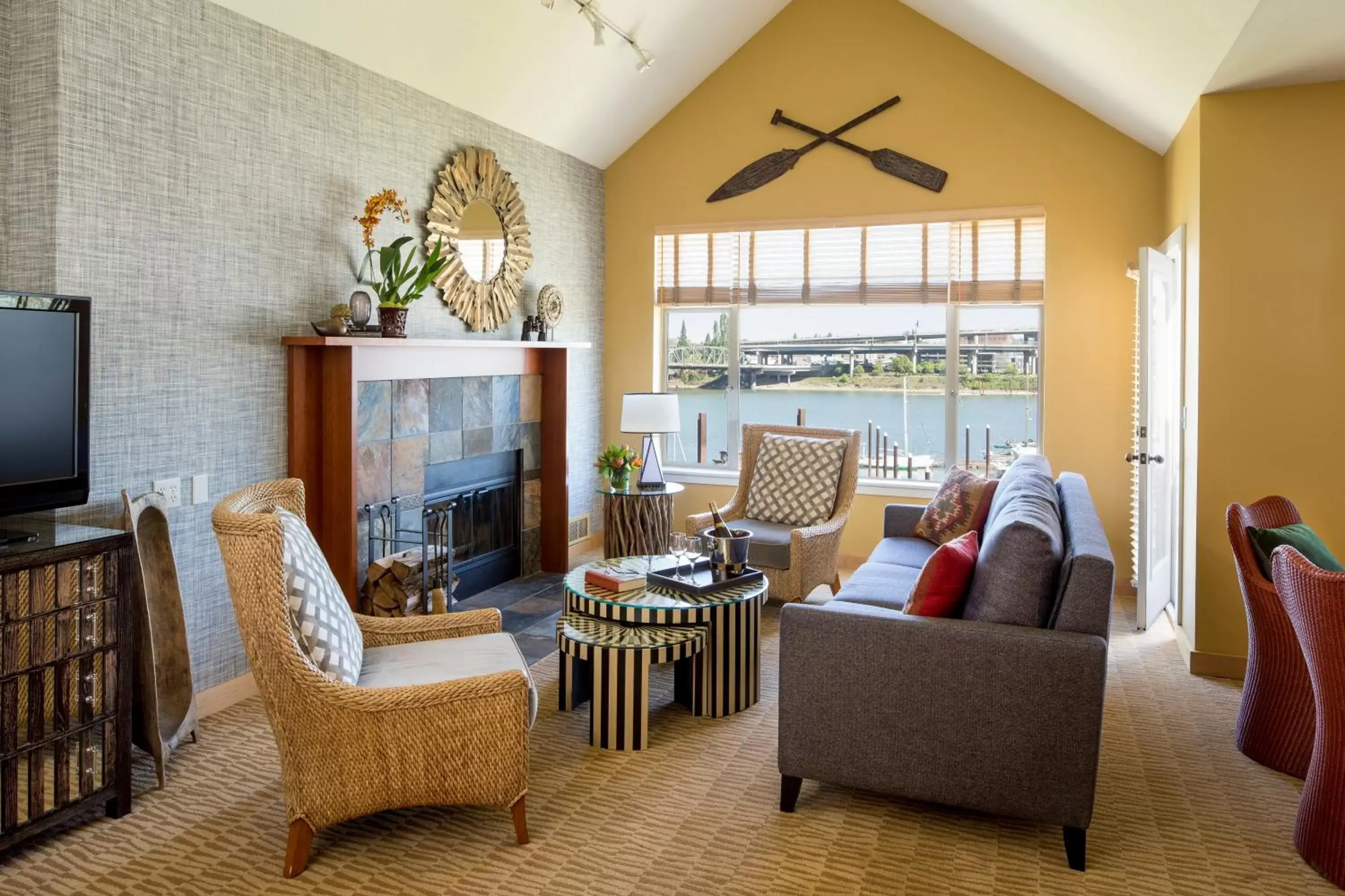 Photo of the whole room, Seating Area in Kimpton Riverplace Hotel, an IHG Hotel