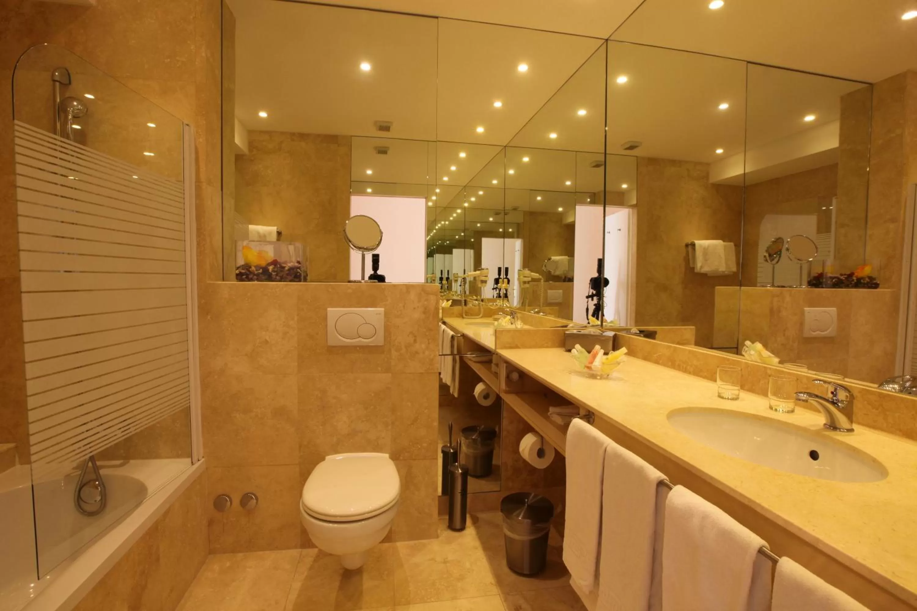 Bathroom in Hôtel du Grand Lac Excelsior