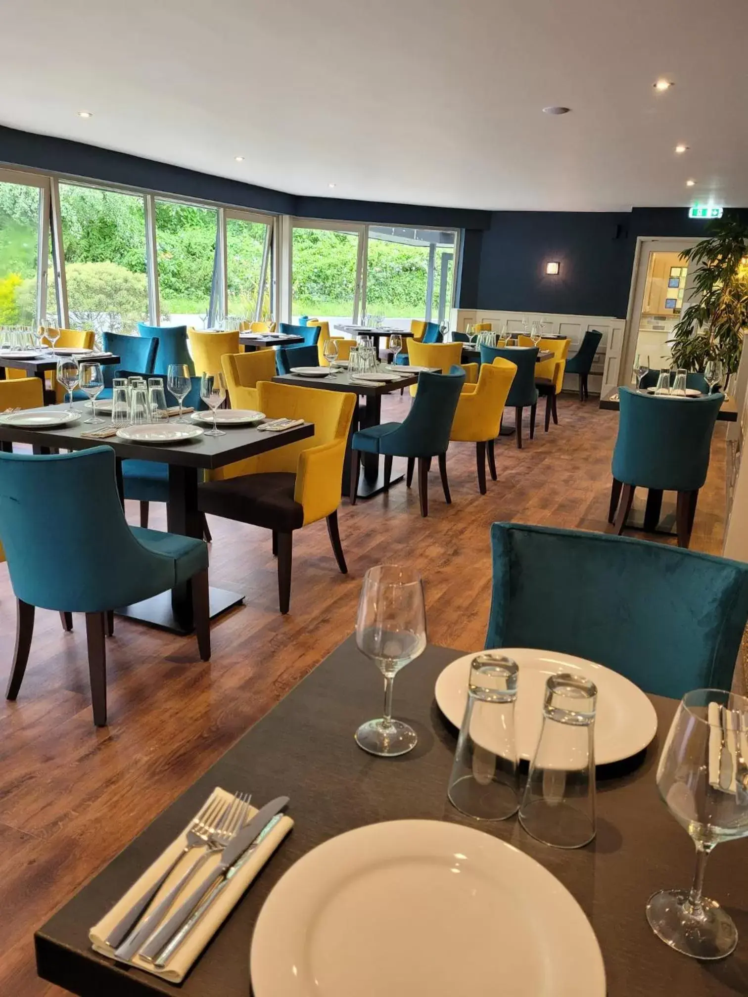 Lounge or bar, Restaurant/Places to Eat in South Sands Hotel