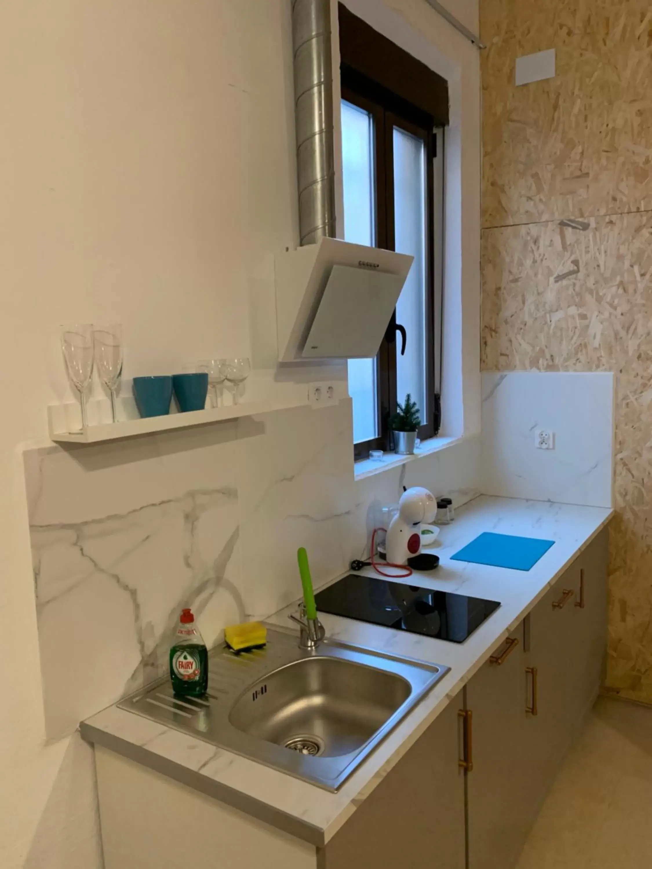 Kitchen or kitchenette, Kitchen/Kitchenette in Soho Boho Apartments - with sunny rooftop terrace and fiber optic internet