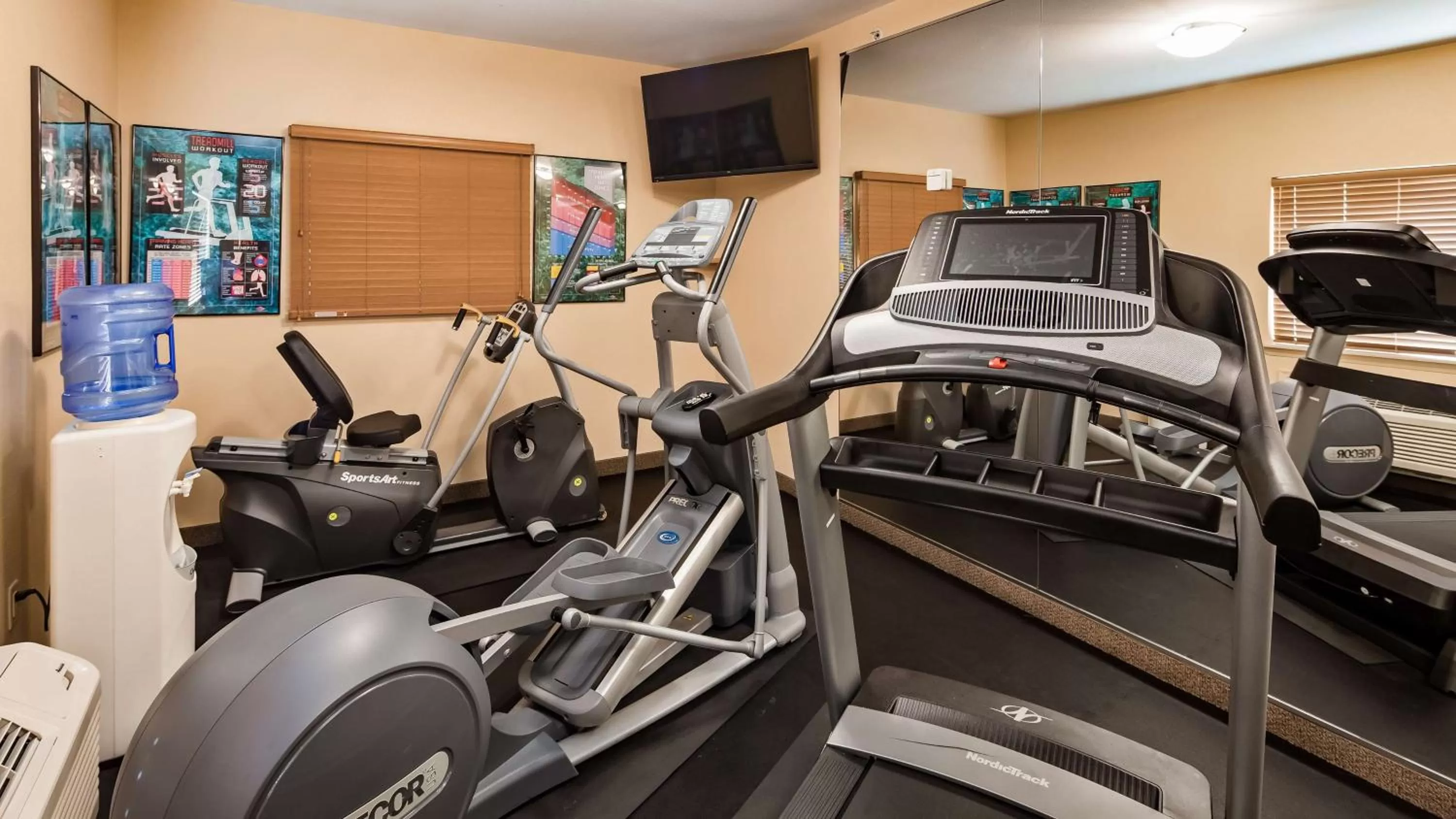 Fitness centre/facilities in Best Western Plus Wausau-Rothschild Hotel