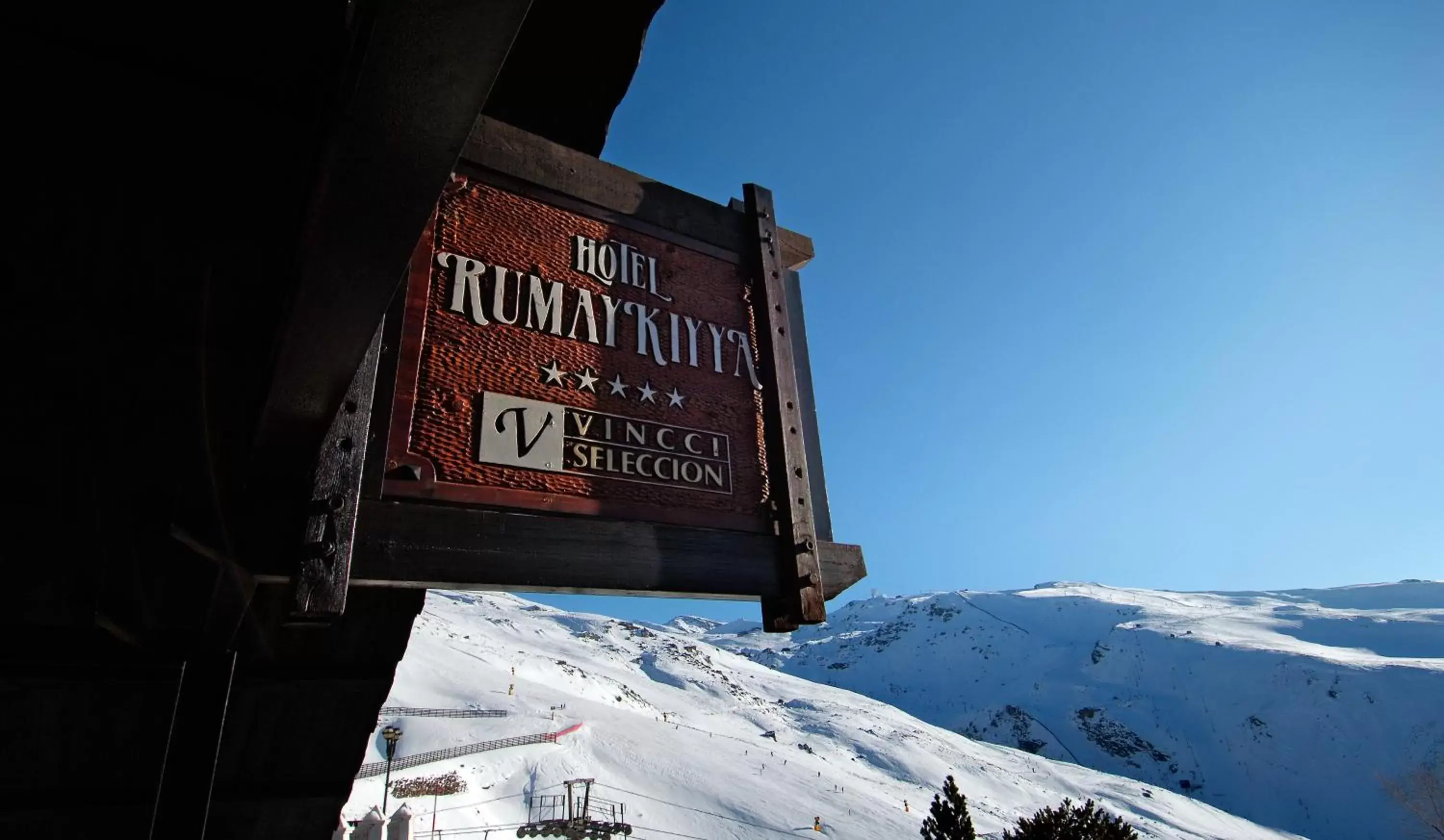 Facade/entrance, Winter in Vincci Selección Rumaykiyya