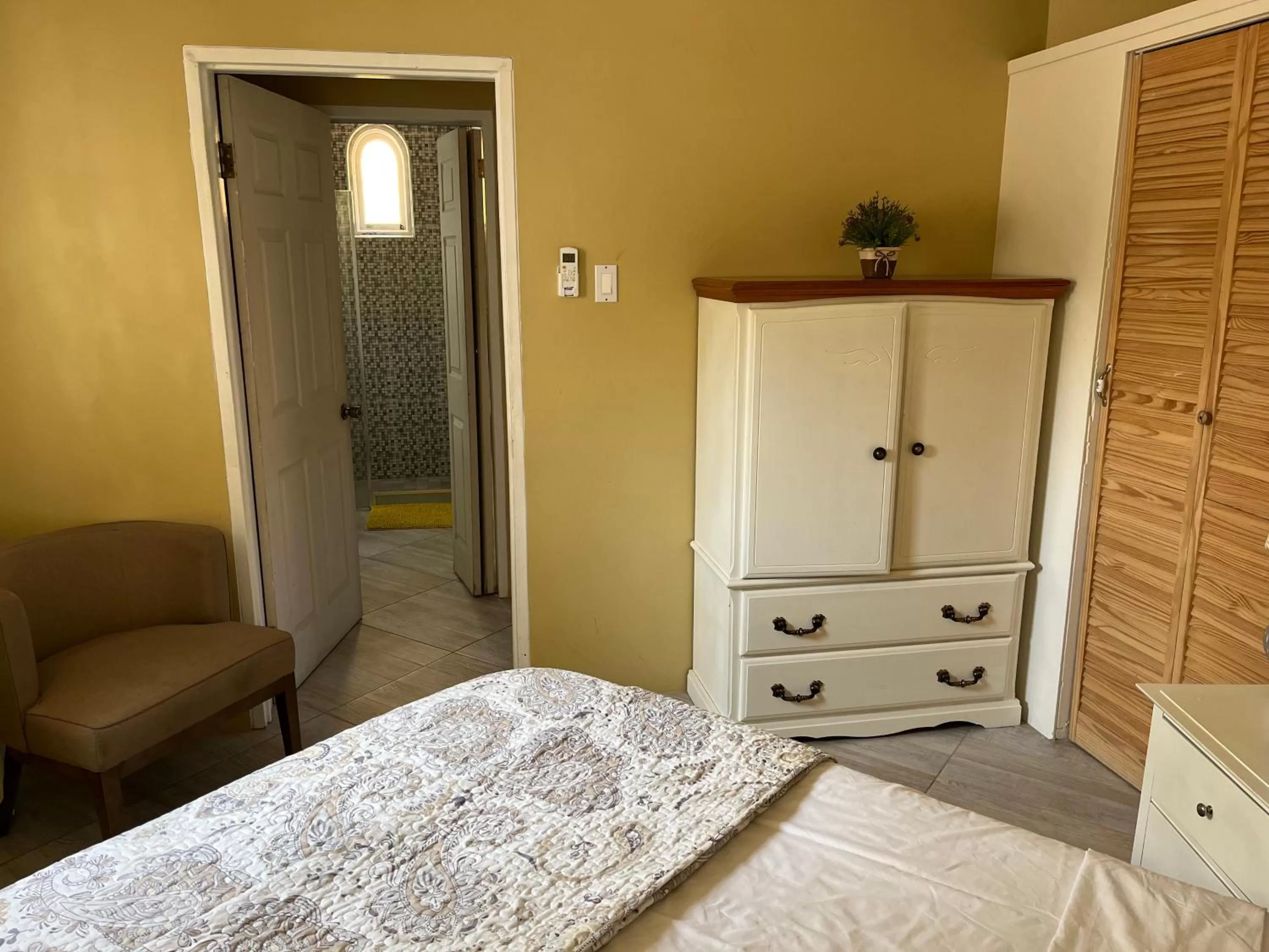 Bedroom, Bed in Seacastles by the beach/pool