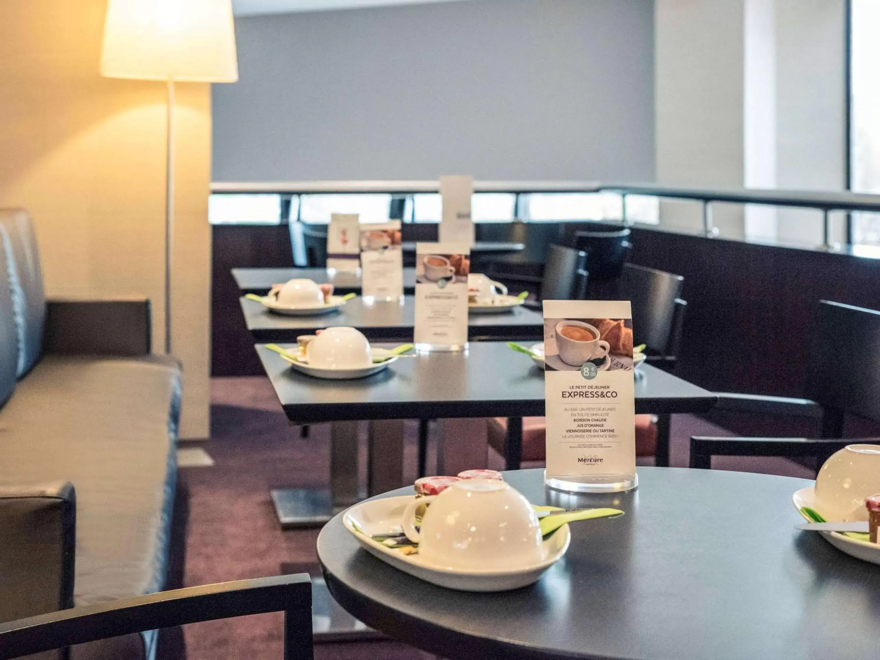 Lounge or bar, Restaurant/Places to Eat in Mercure Reims Centre Cathédrale