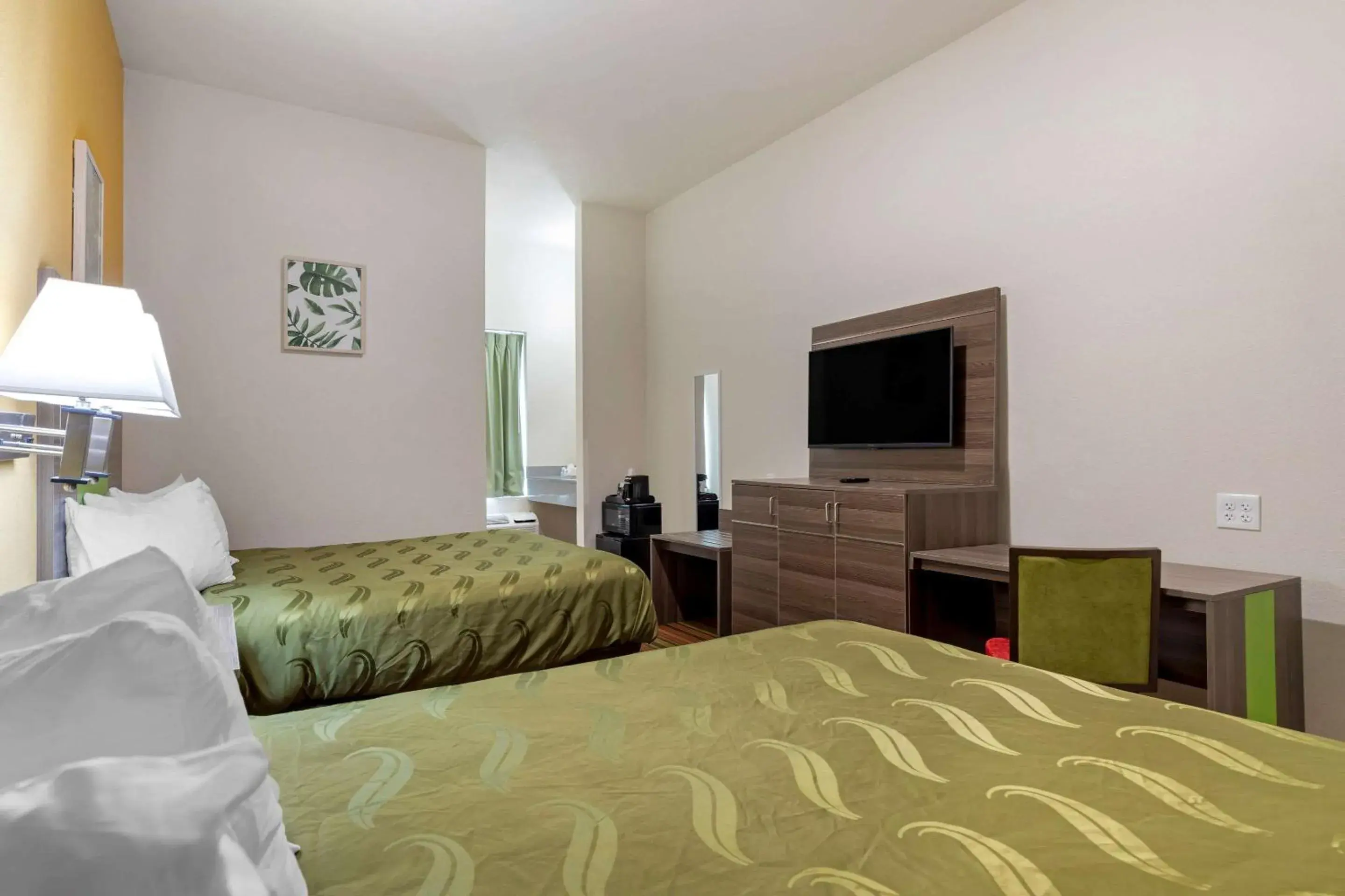 Bedroom, Bed in Quality Inn & Suites Elgin by Choice Hotels